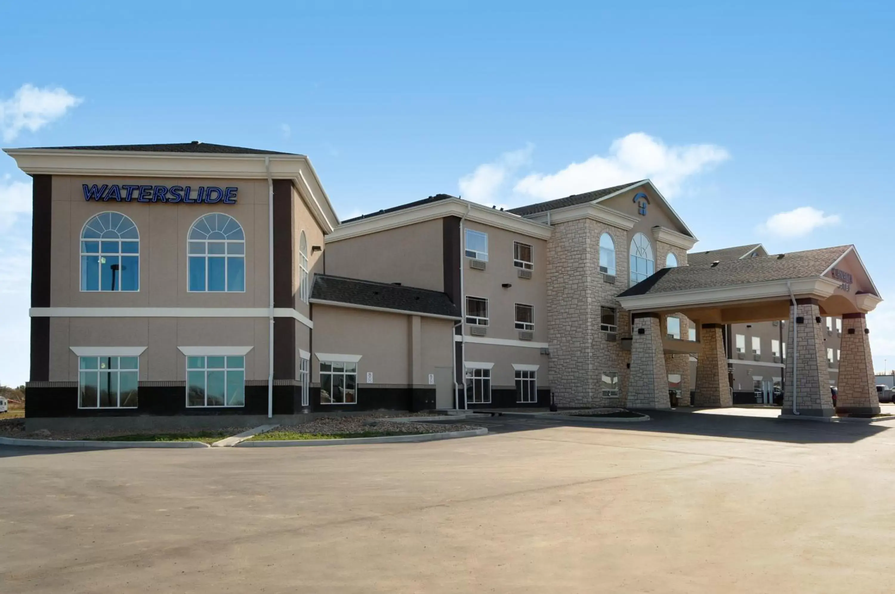 Property Building in Canalta Hotel Moosomin