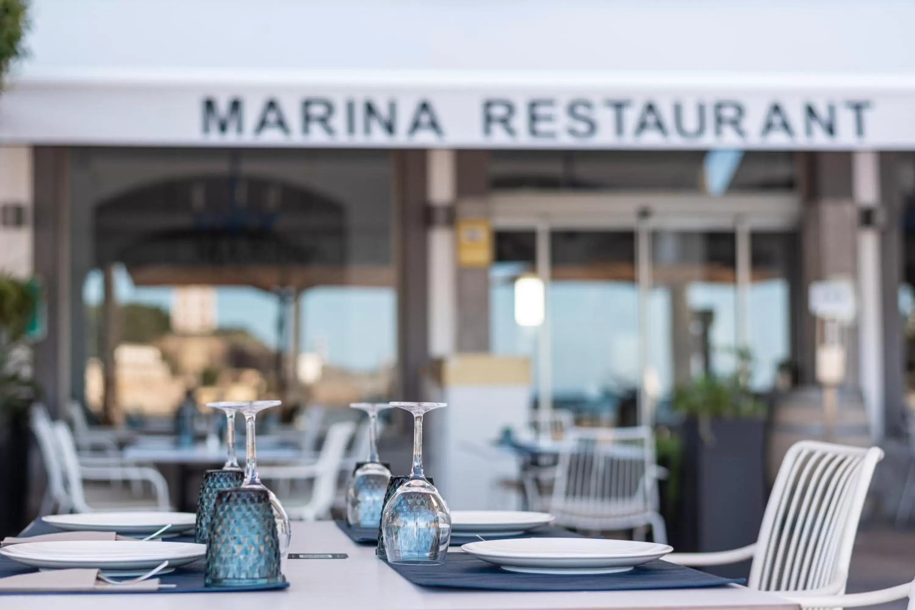 Restaurant/Places to Eat in Hotel Marina