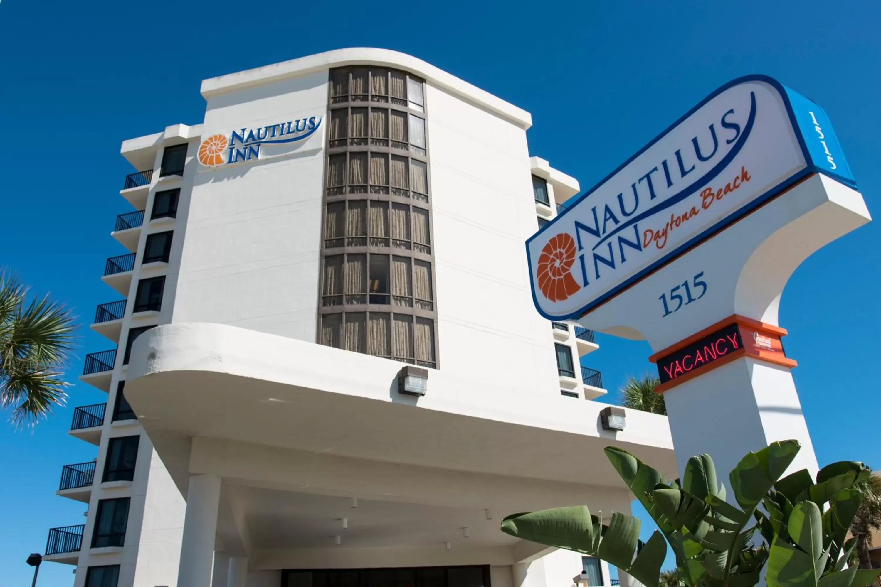 Property building in Nautilus Inn - Daytona Beach