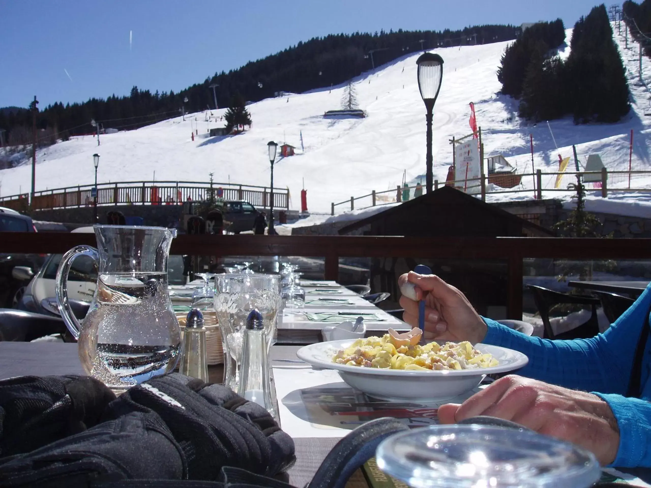 People in Hotel les Flocons