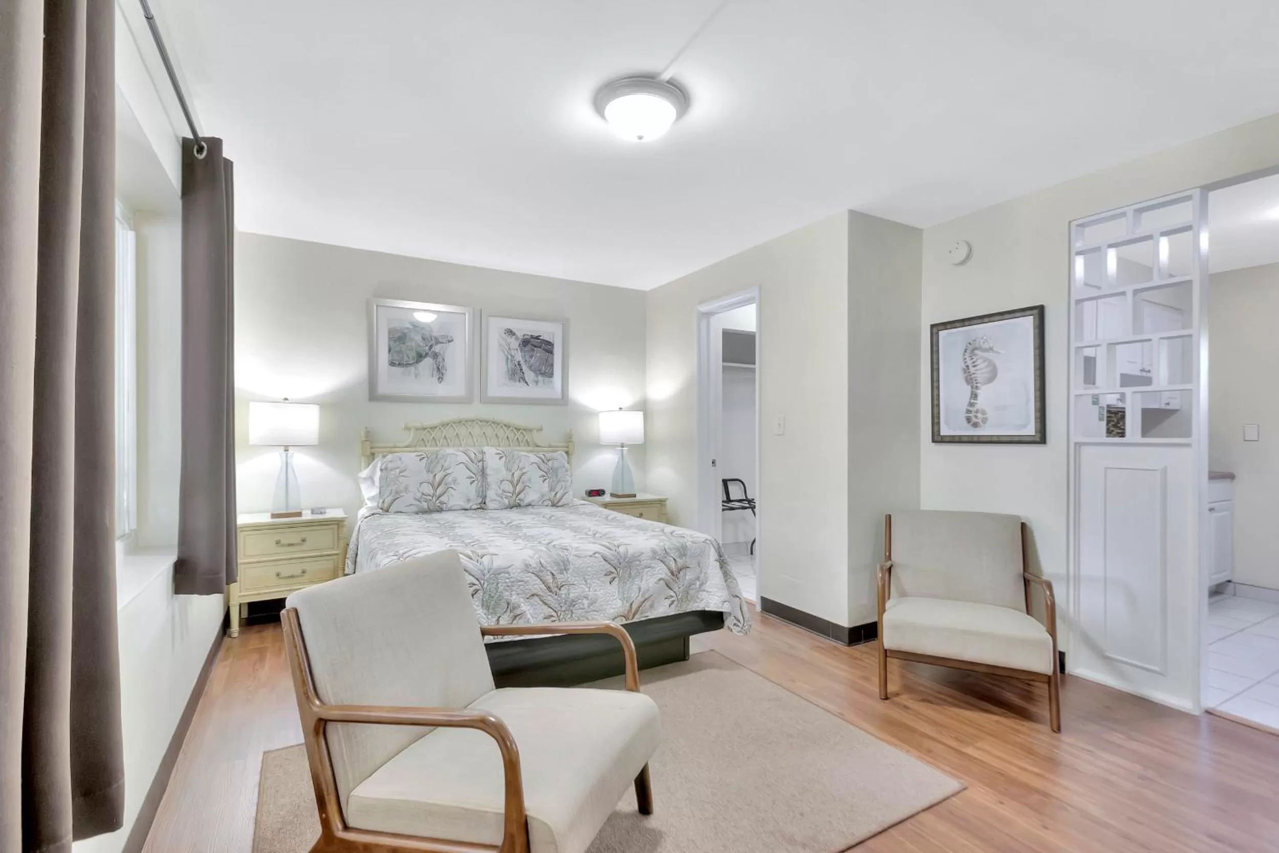 Bedroom, Seating Area in Seahorse Guesthouse
