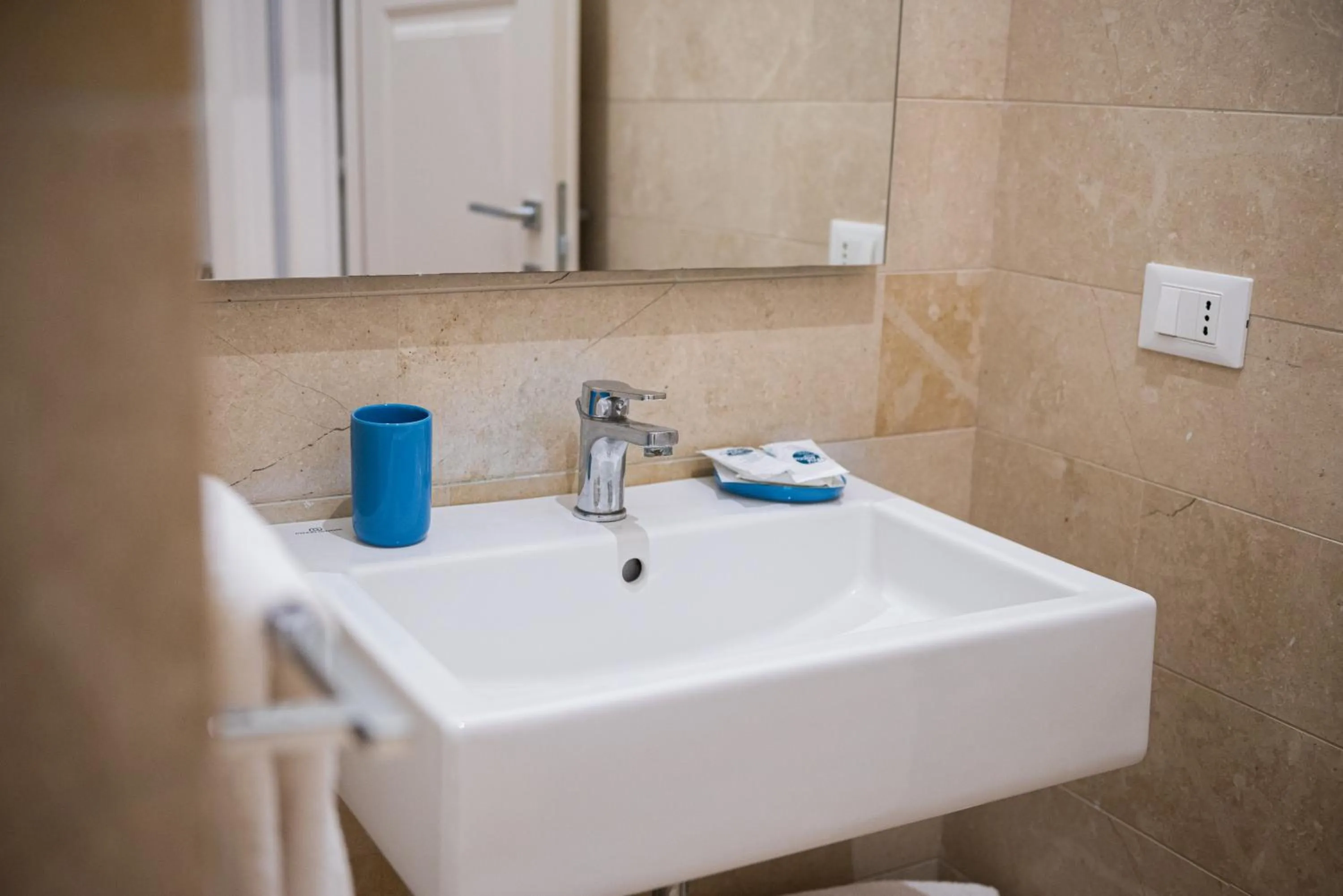 Bathroom in ZIBIBBO SUITES & ROOMS - Aparthotel in Centro Storico a Trapani