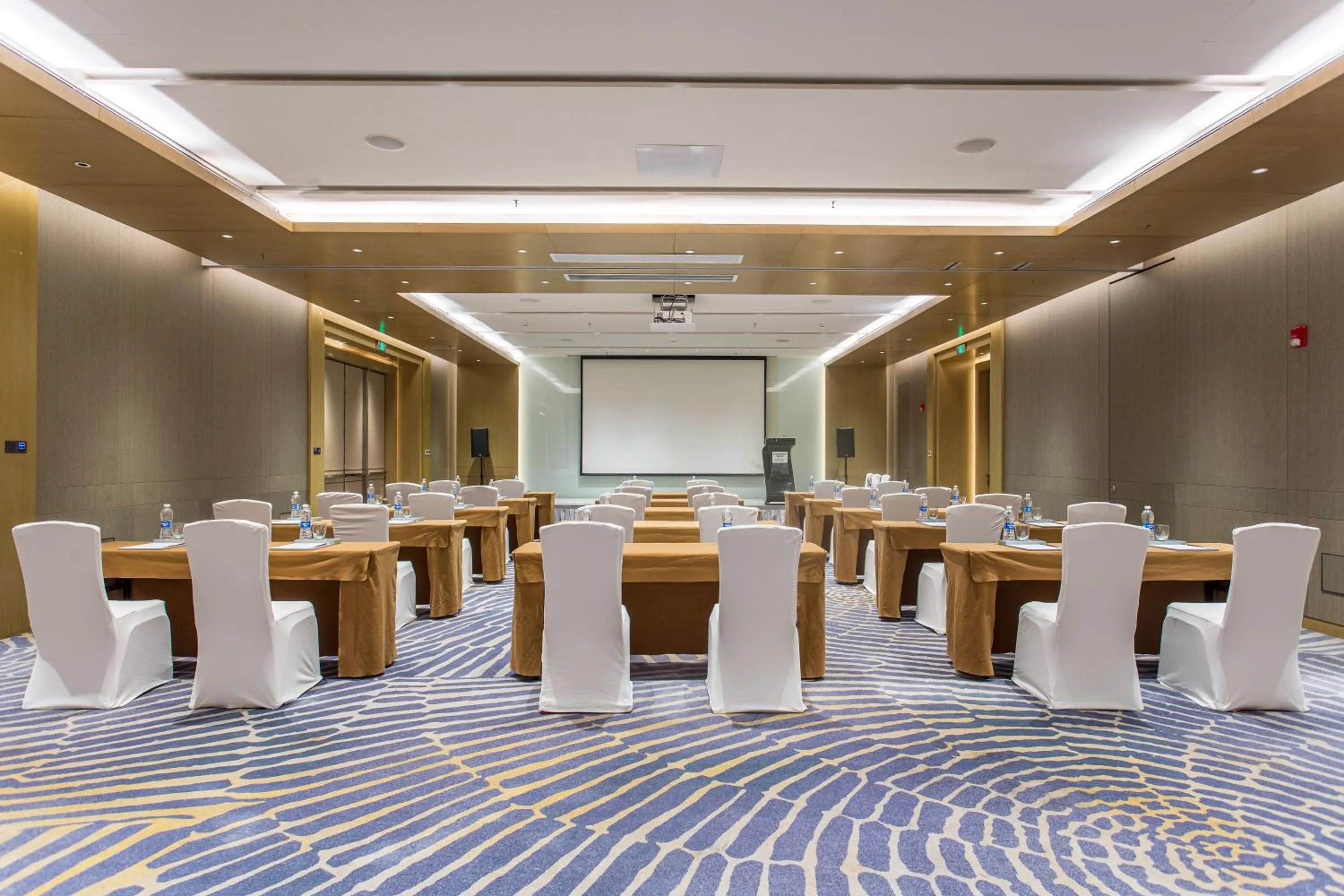 Meeting/conference room in Courtyard by Marriott Shunde Longjiang, Near Furniture Fair