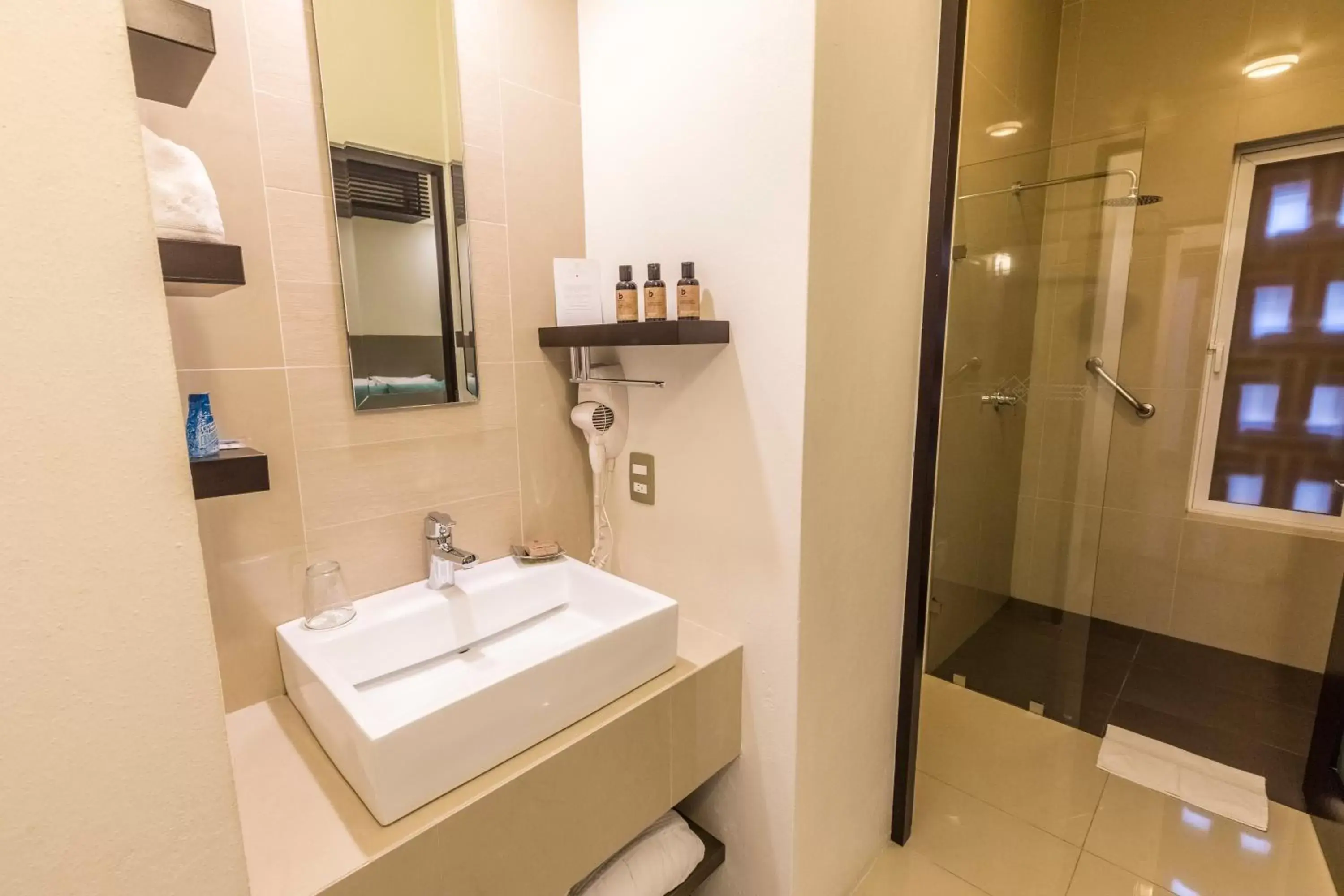 Bathroom in Marialicia Suites, Hotel Boutique