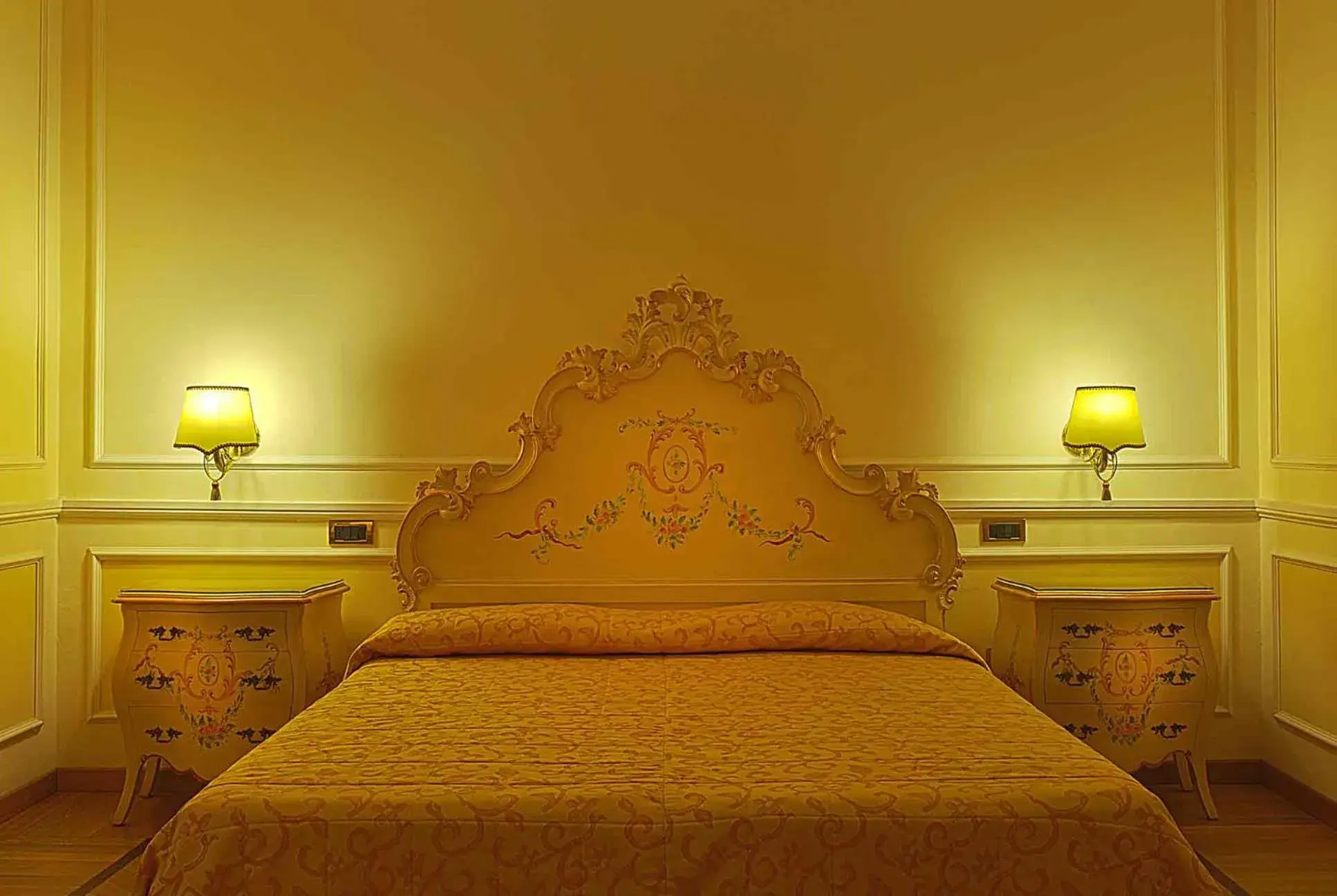 Bed in Grand Hotel Villa Balbi