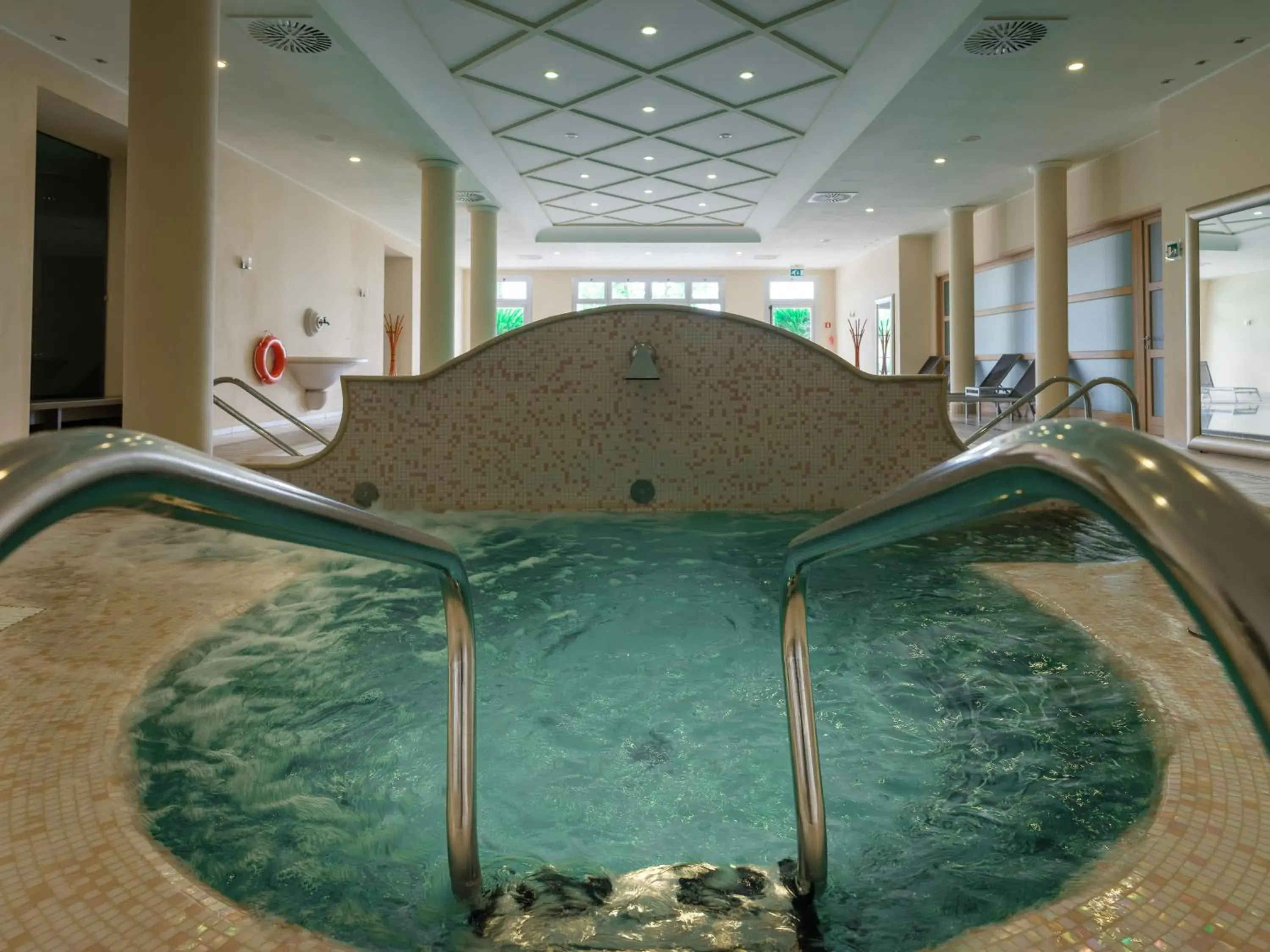 Hot Tub, Swimming Pool in Parc Hotel Germano Suites & Apartments