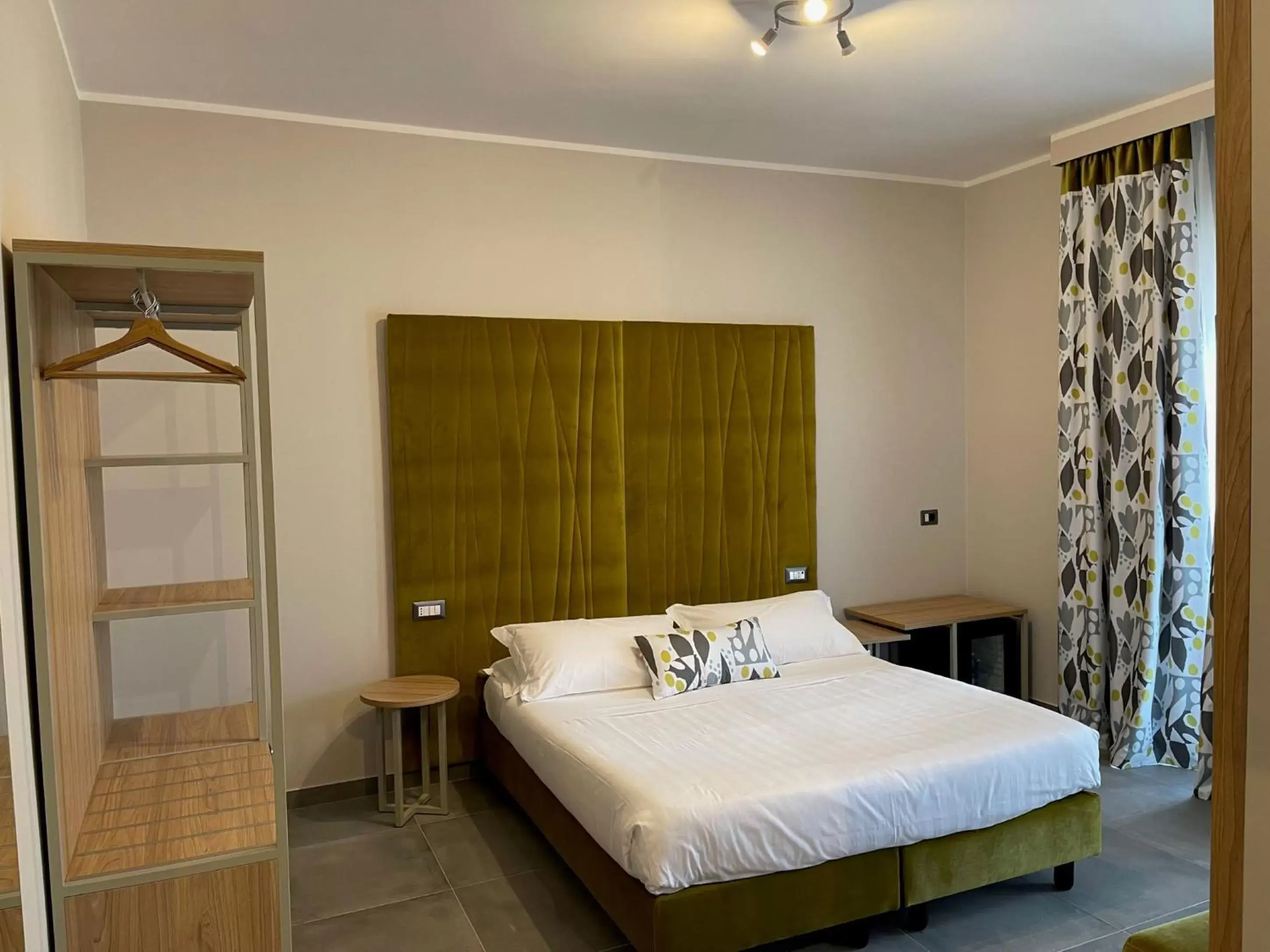 Property building, Bed in Hotel Sant'Elia