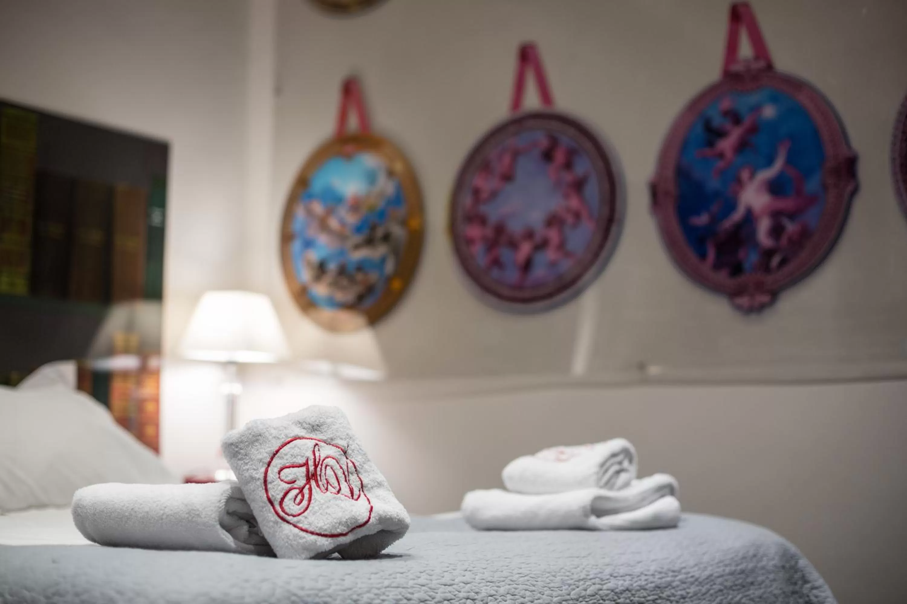 Bed in Hôtel Les Voyageurs