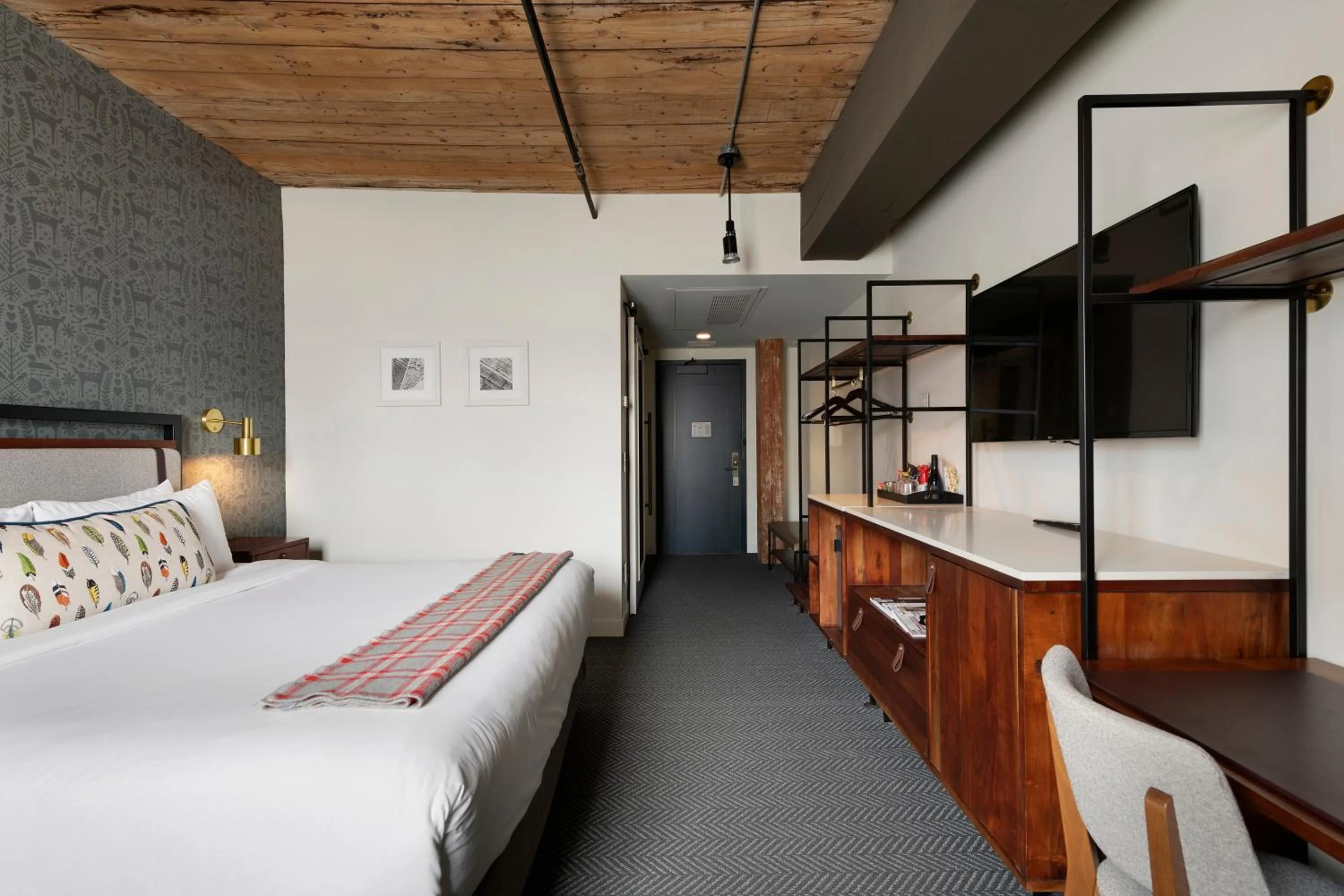 Bed in Hewing Hotel