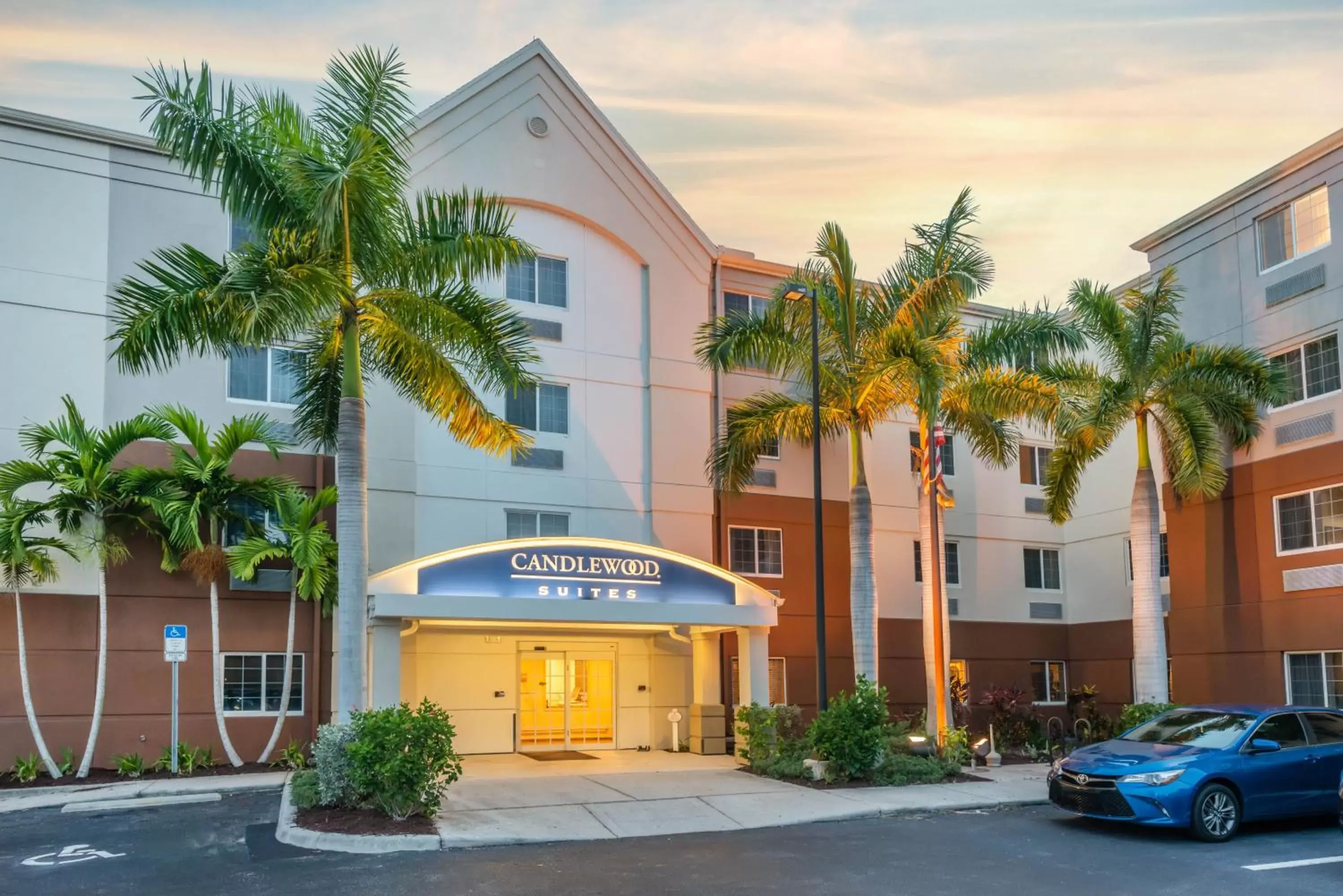 Property Building in Candlewood Suites Fort Myers/Sanibel Gateway, an IHG Hotel