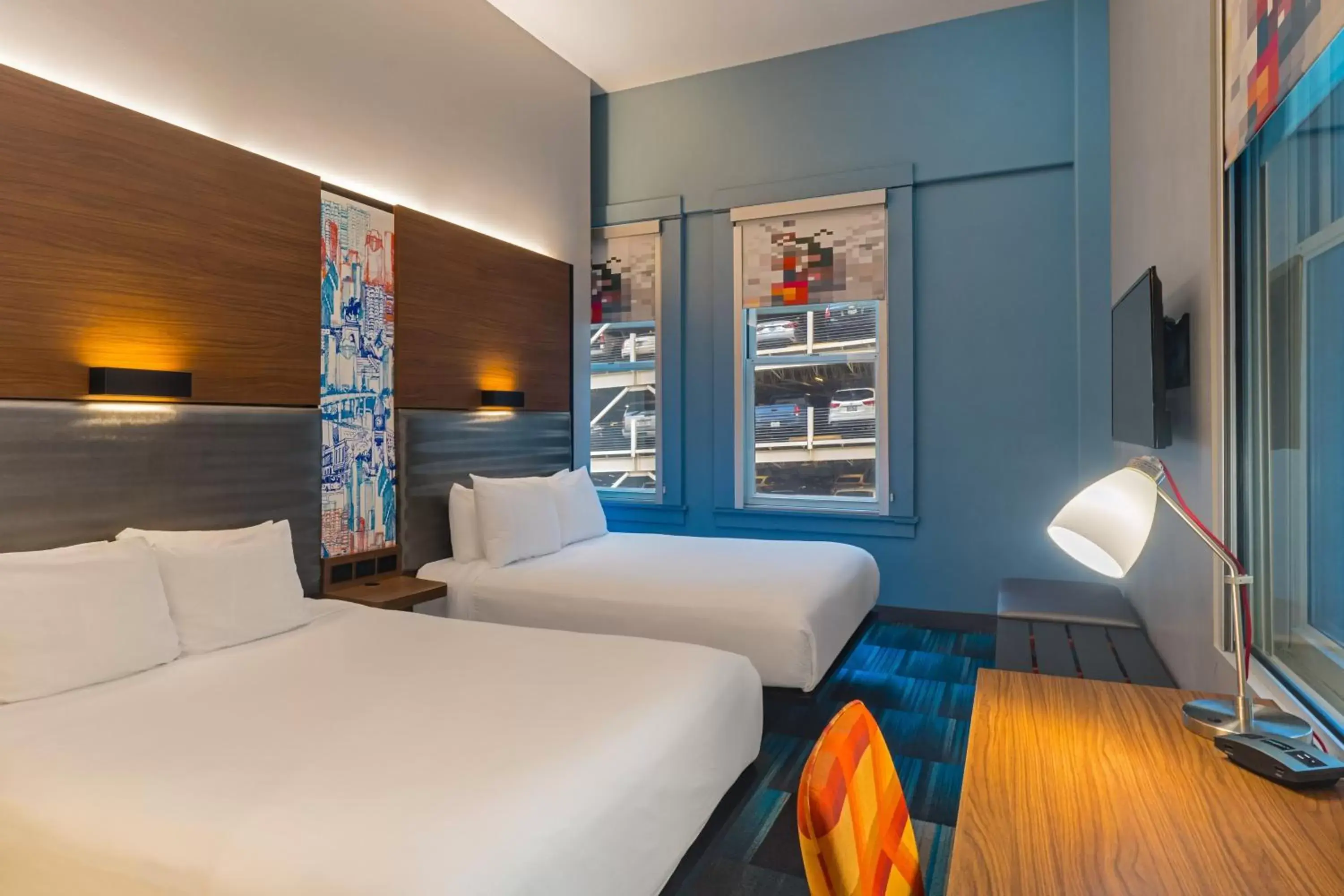 Photo of the whole room, Bed in Aloft Houston Downtown