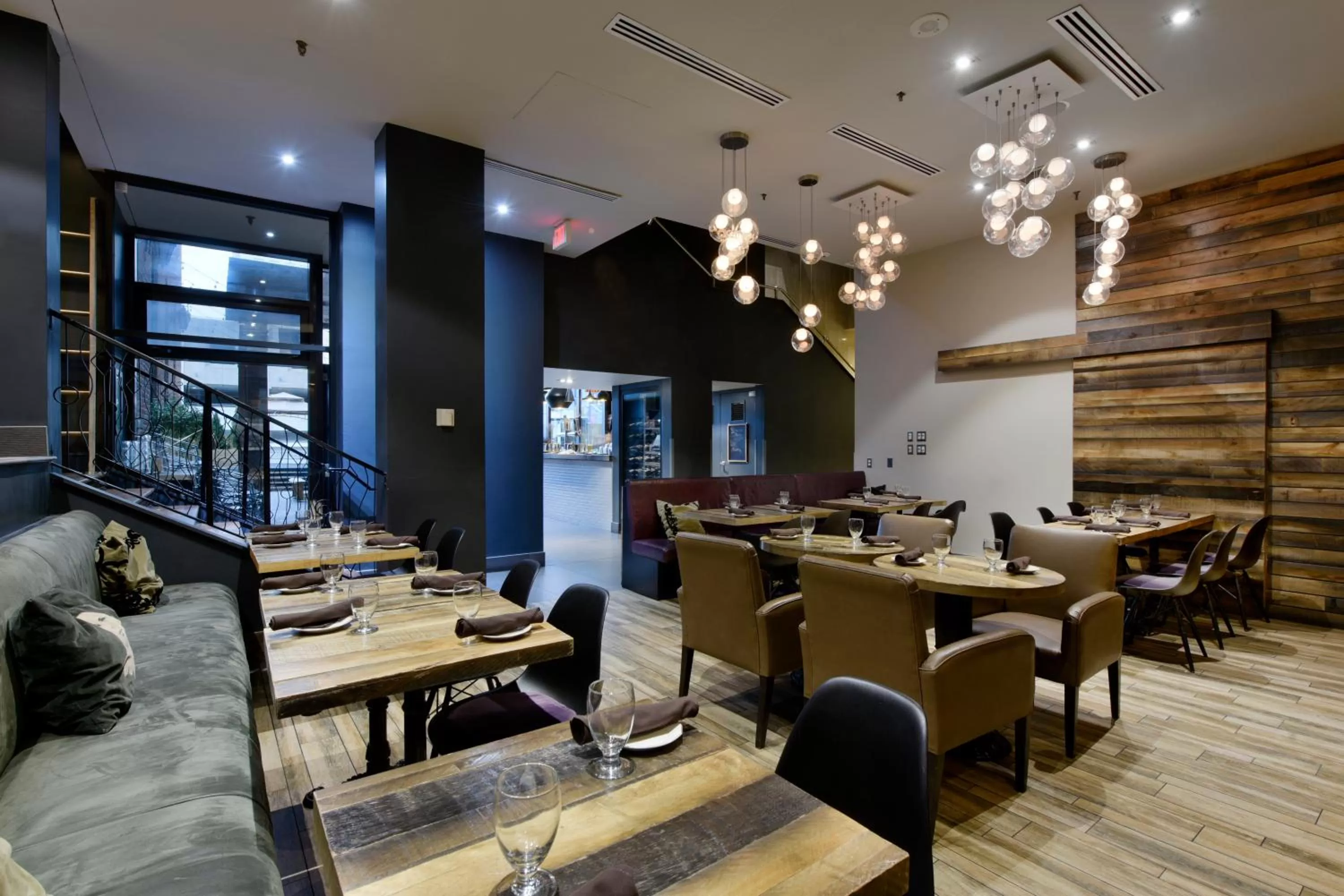 Restaurant/places to eat in DoubleTree by Hilton Ottawa Downtown