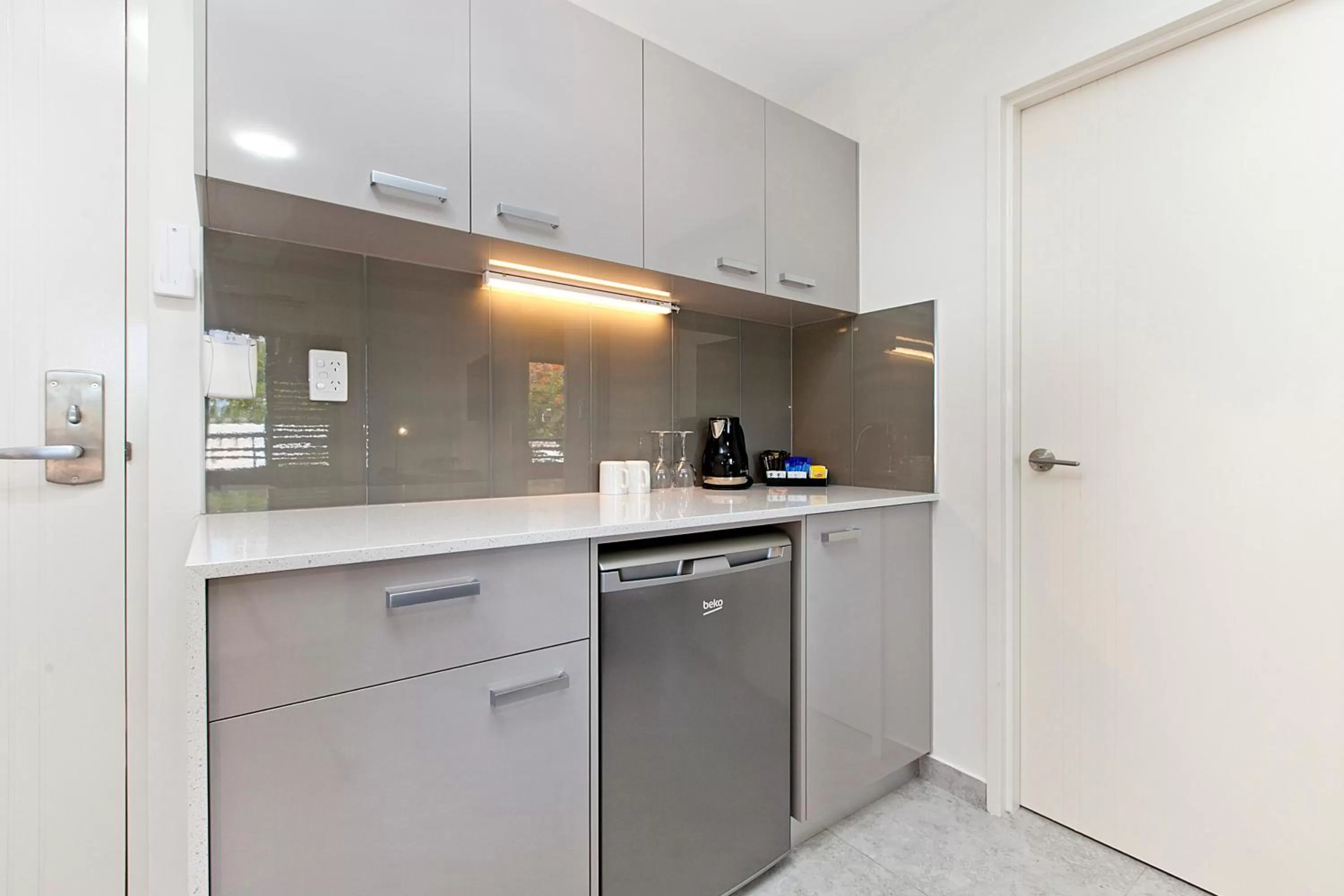 Coffee/tea facilities in Argus Hotel Darwin