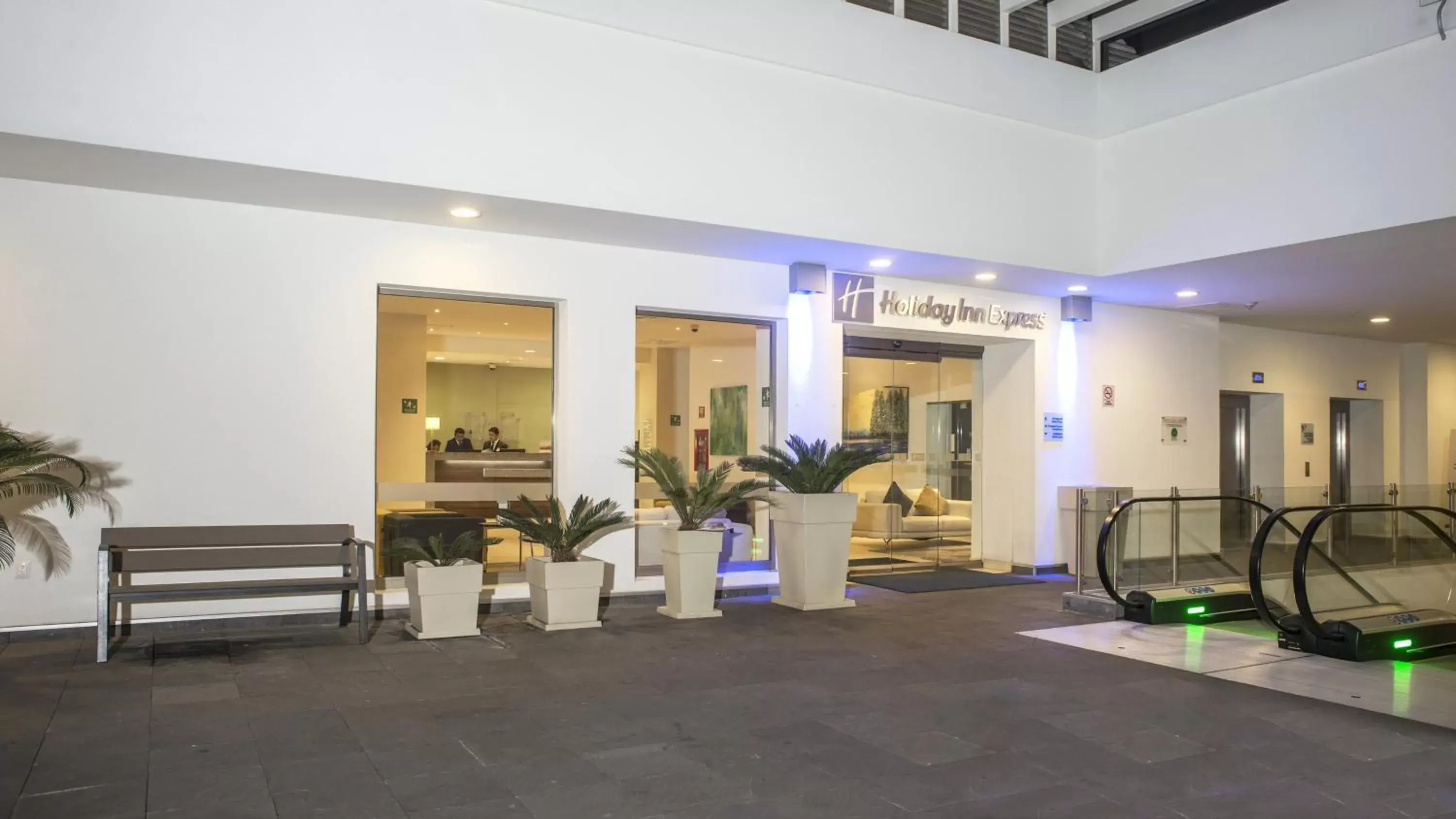 Property building in Holiday Inn Express Xalapa by IHG Property building in Holiday Inn Express Xalapa by IHG