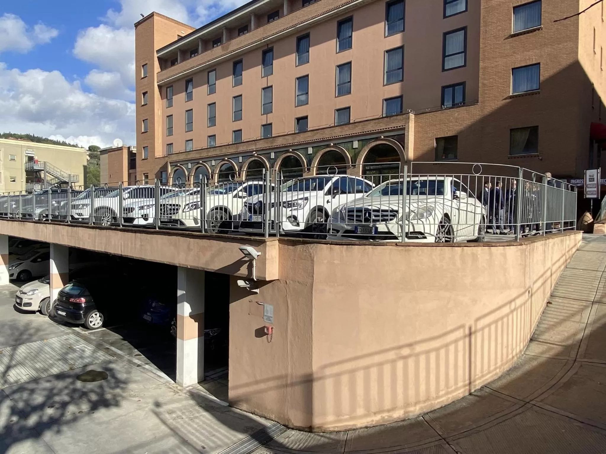 Parking in Hotel Giò Wine e Jazz Area