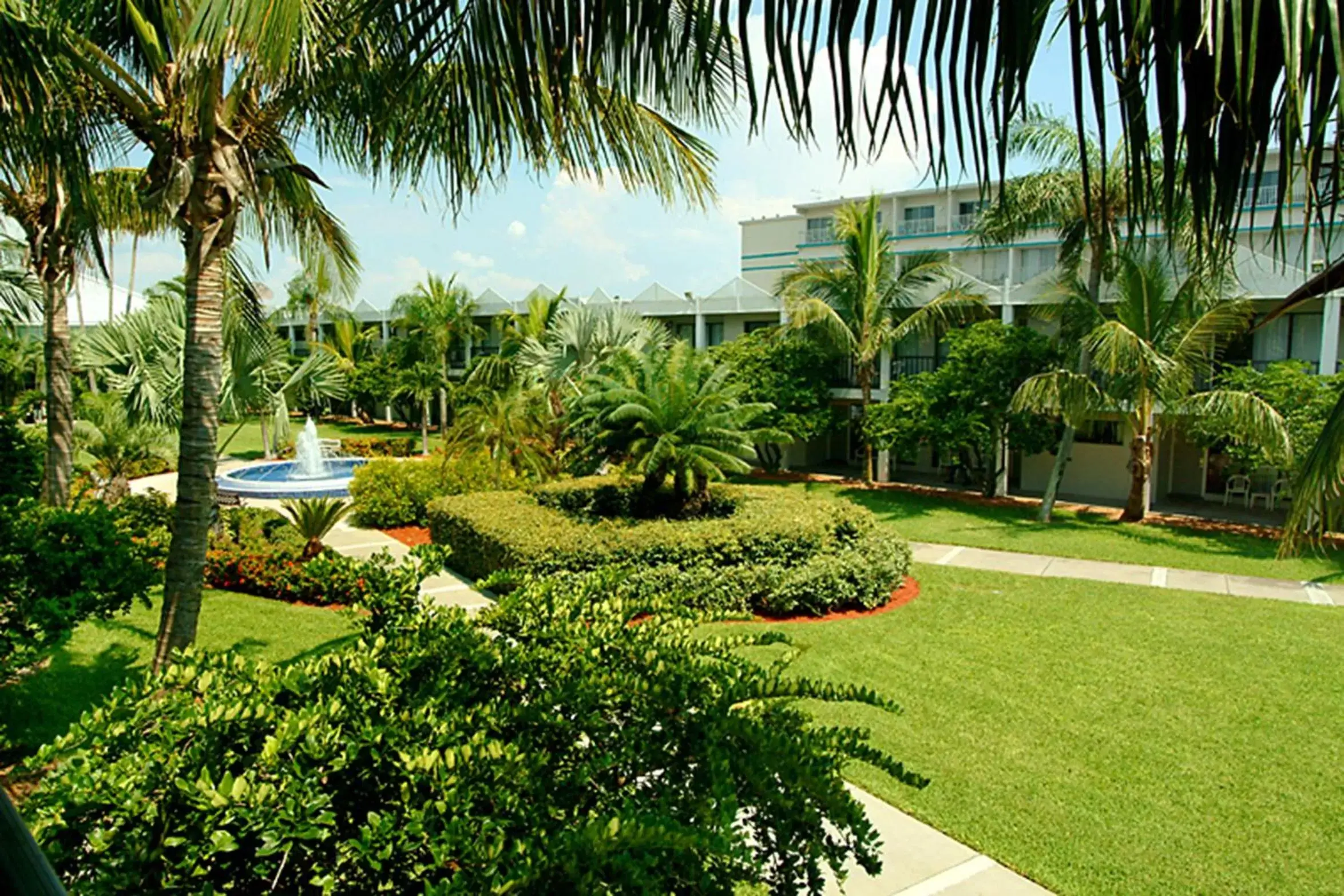 Facade/entrance, Garden in The Beachcomber St. Pete Beach Resort & Hotel