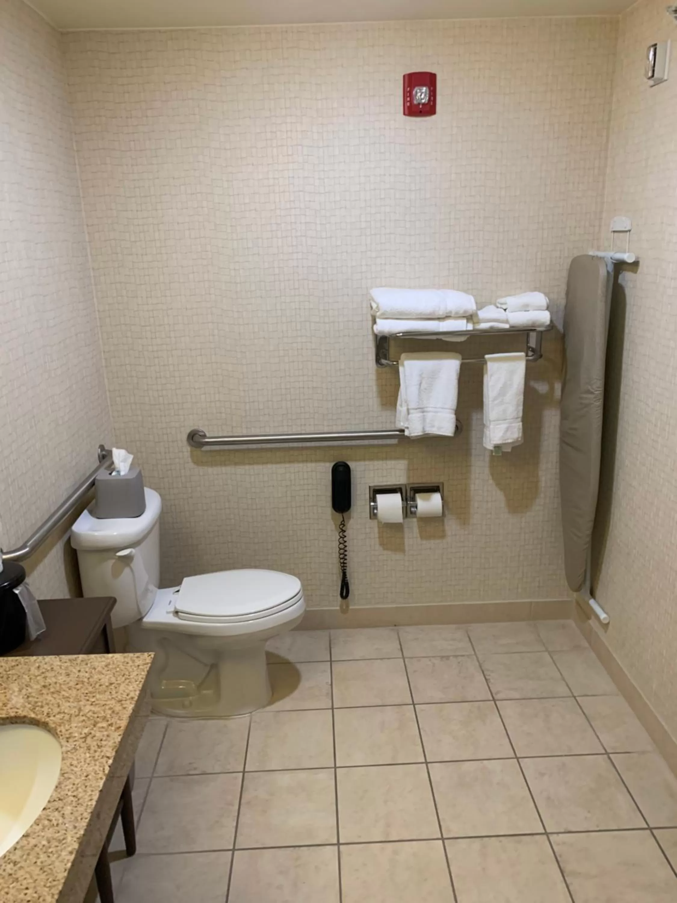 Bathroom in Holiday Inn Express Hotel Twin Falls by IHG