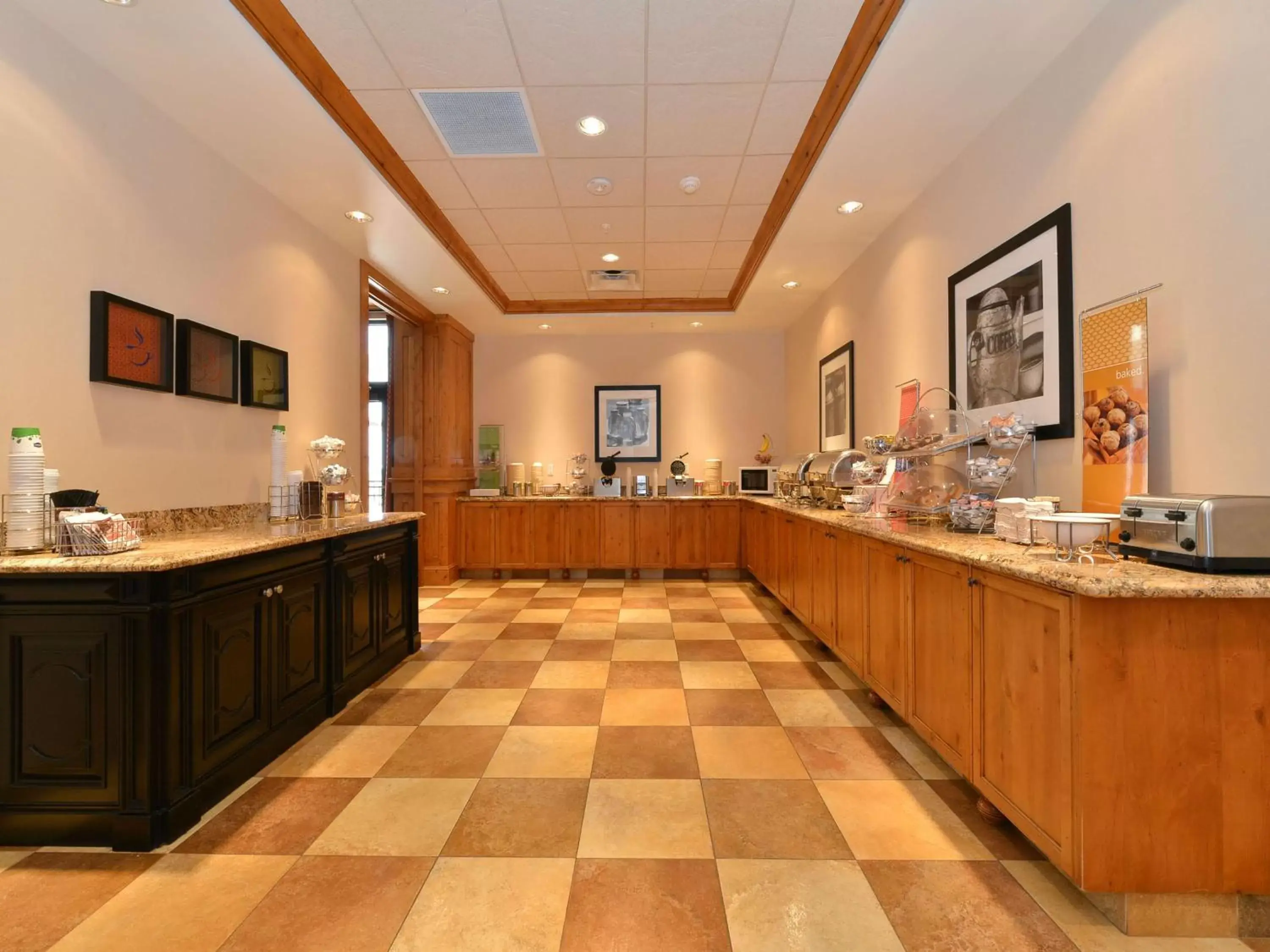 Dining area, Restaurant/Places to Eat in Hampton Inn & Suites Buffalo