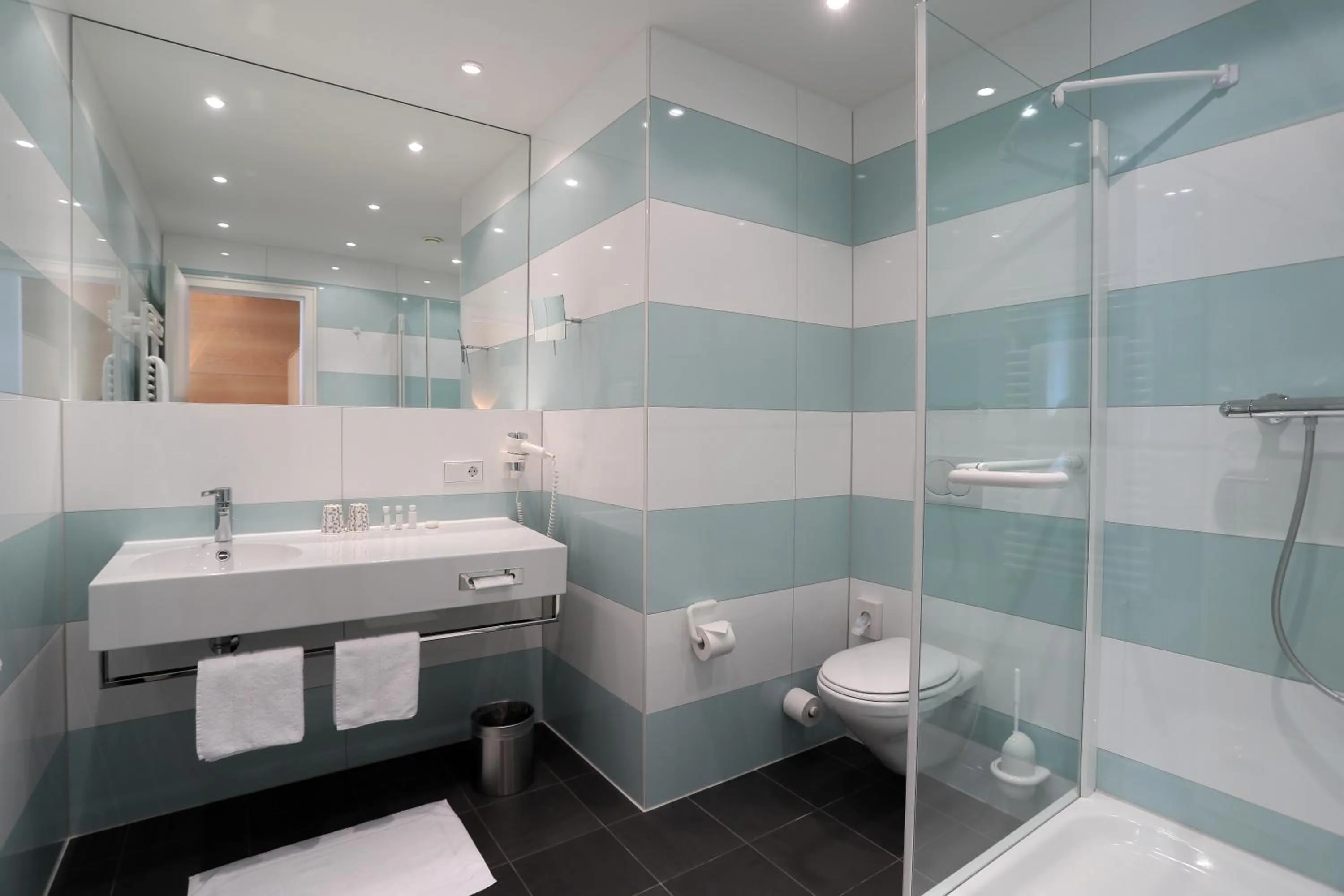 Shower in MOMA1890 Boutique Hotel