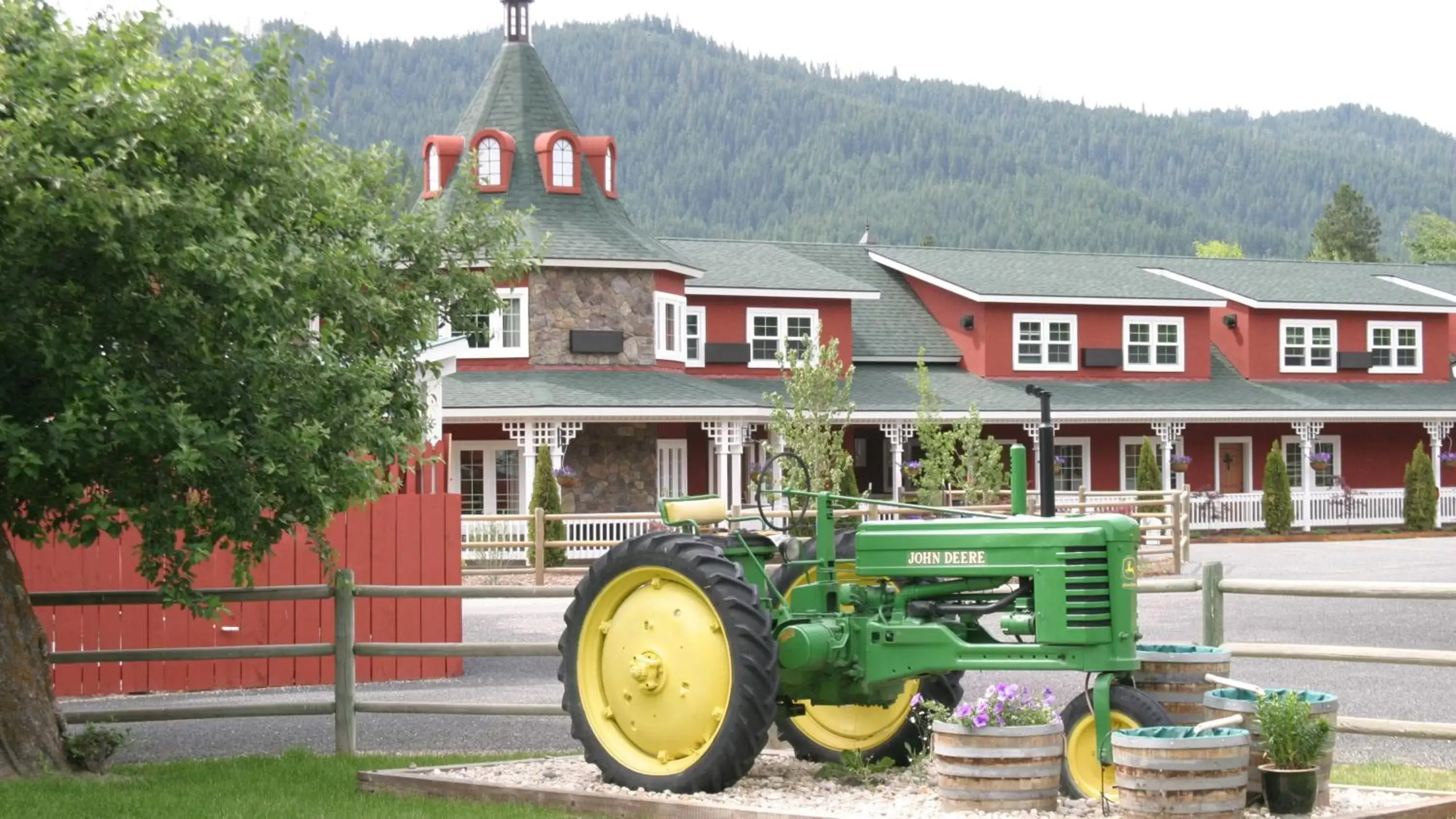 Property Building in Beaver Valley Lodge