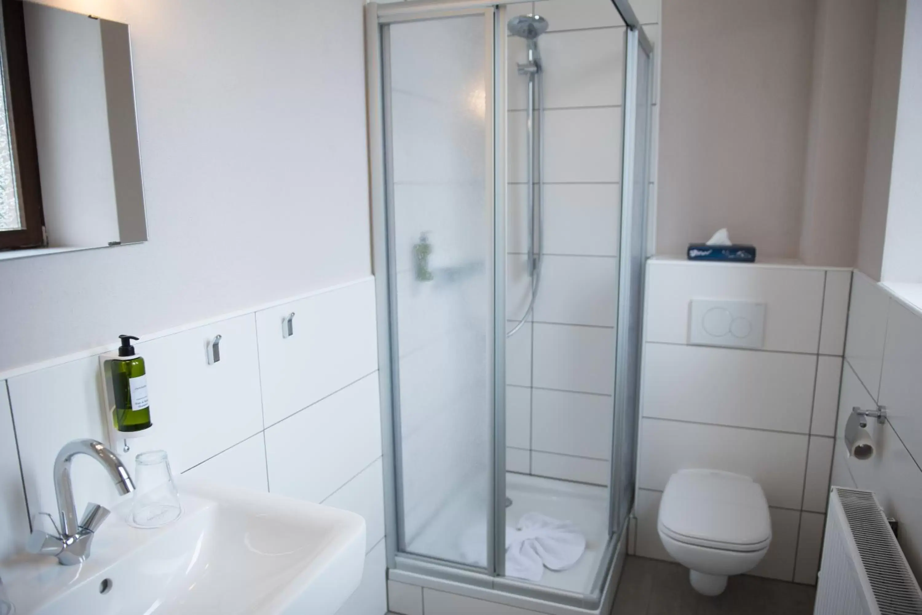 Shower, Bathroom in Parkhotel Schillerhain