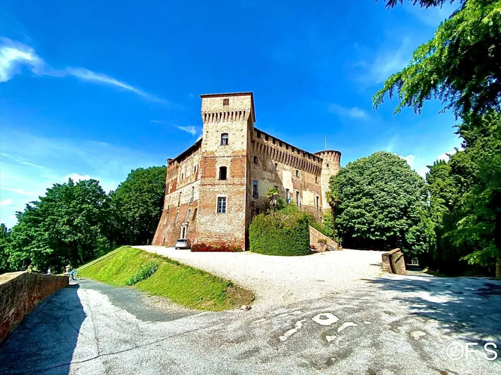 Nearby landmark, Property Building in Foresteria Ristorante Conti Roero
