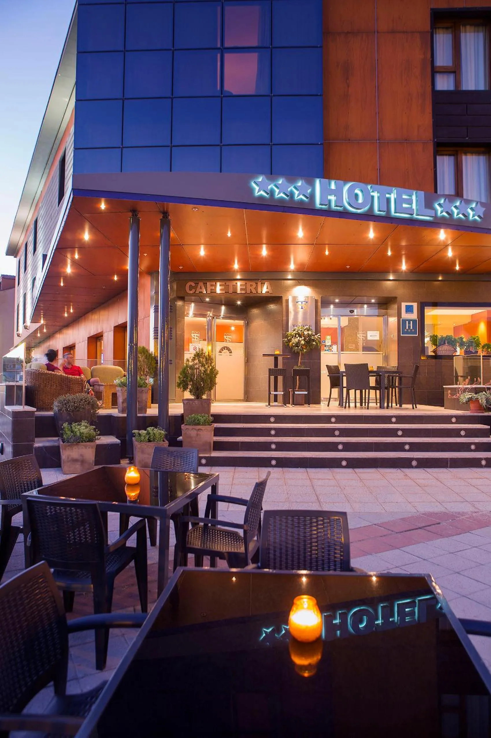 Facade/entrance in Hotel Torre de Sila