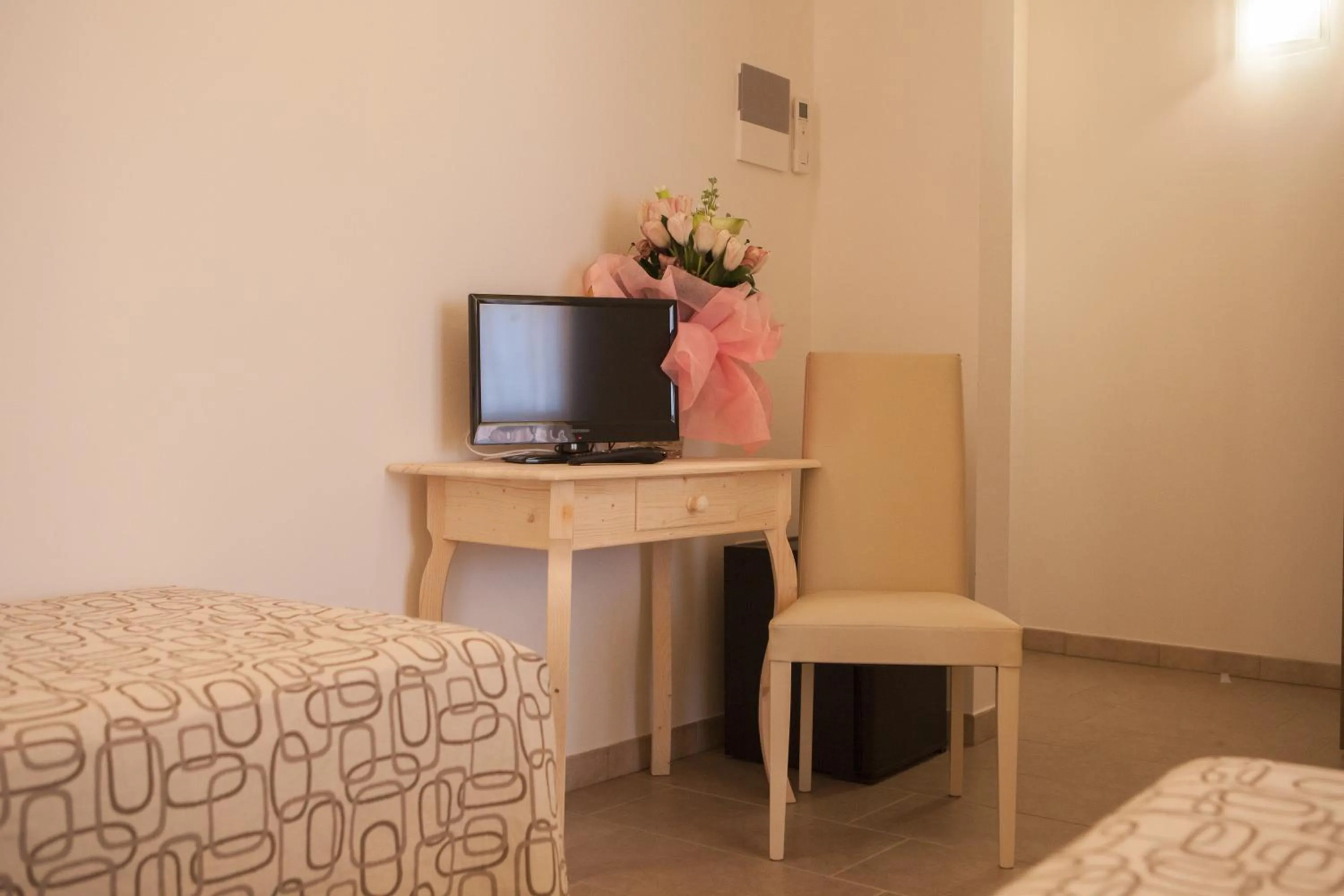 Decorative detail in Albergo La Lampara