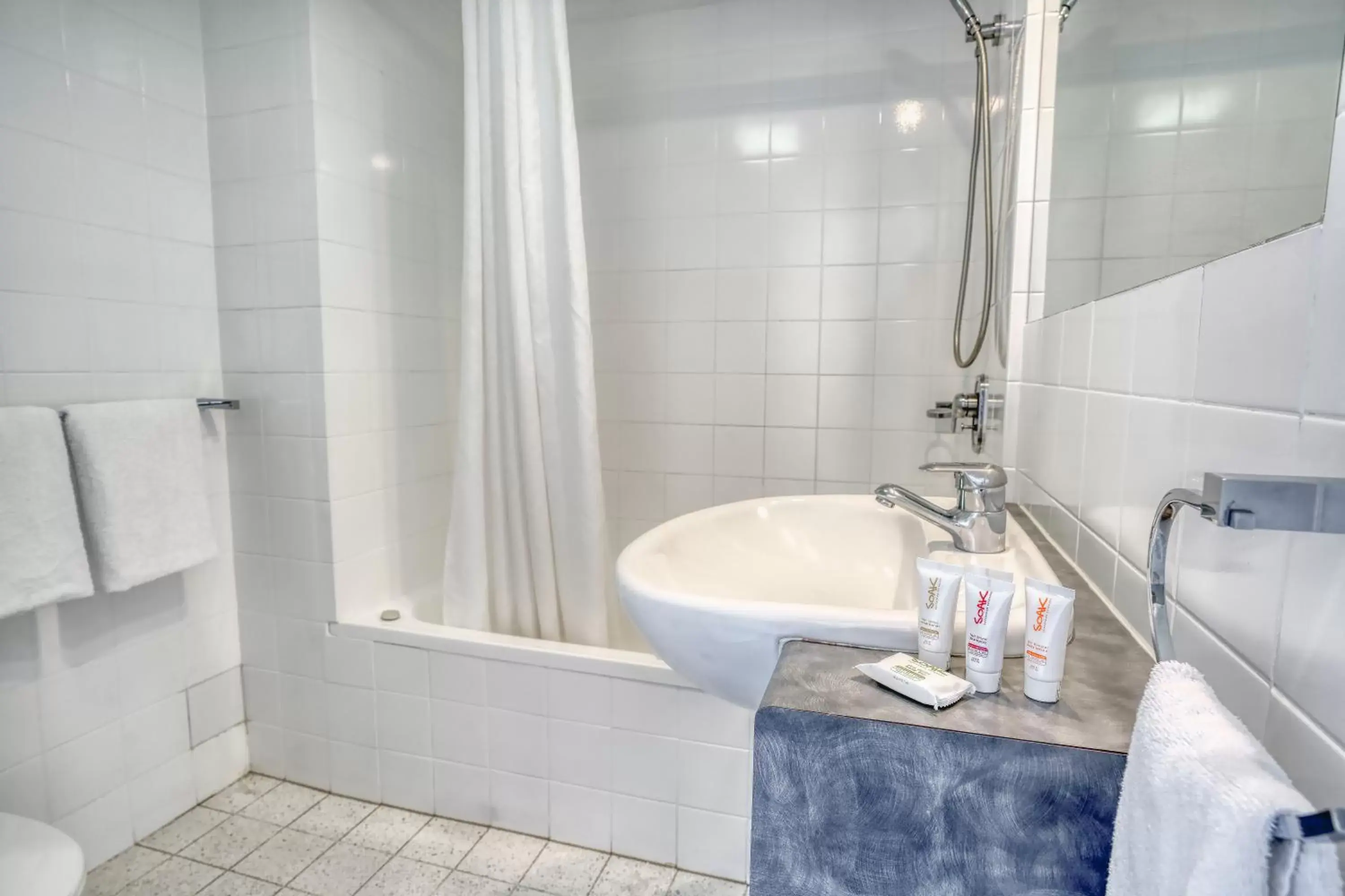 Bathroom in Central Brunswick Apartment Hotel