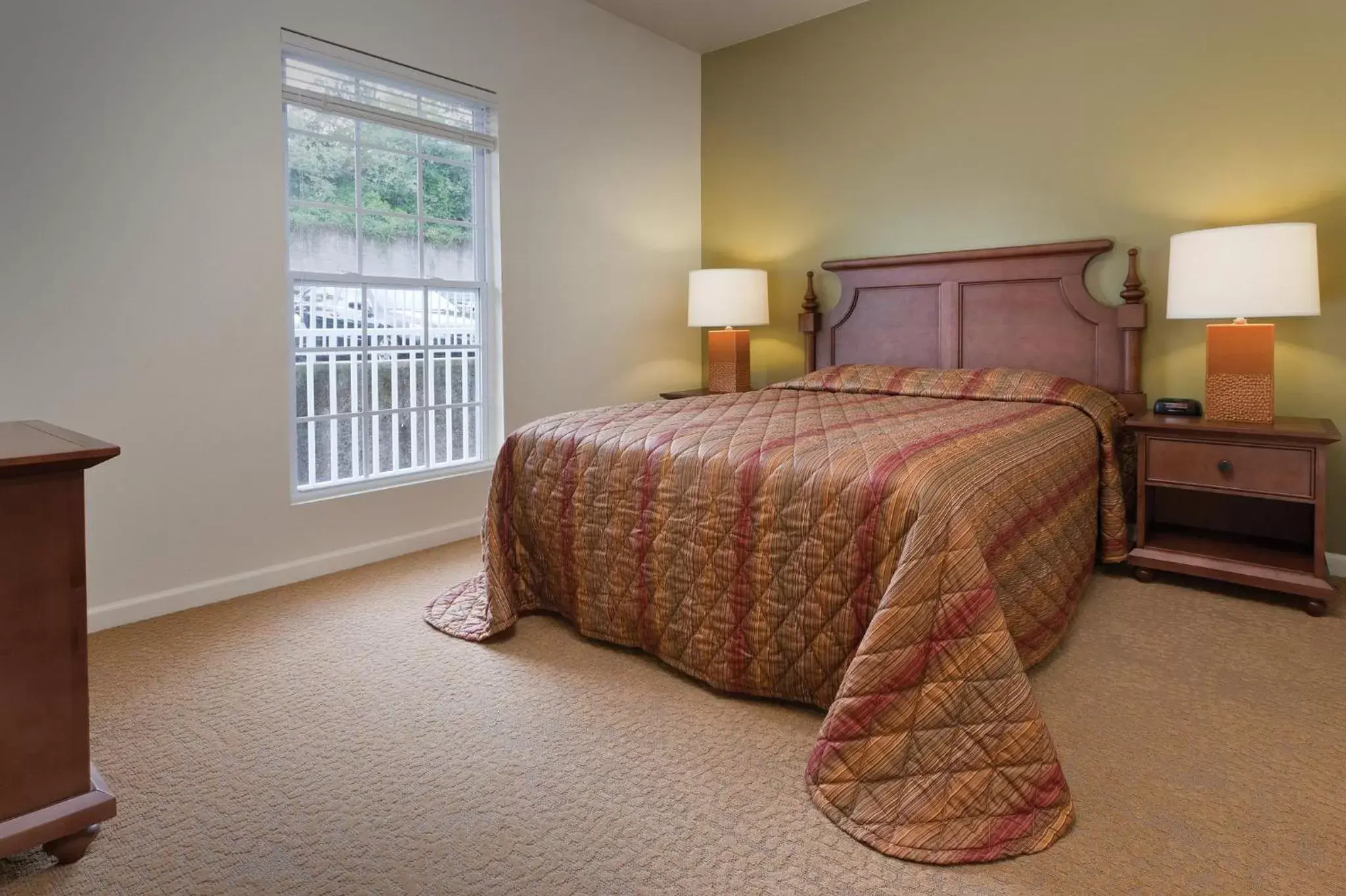Photo of the whole room, Bed in WorldMark Lake of the Ozarks
