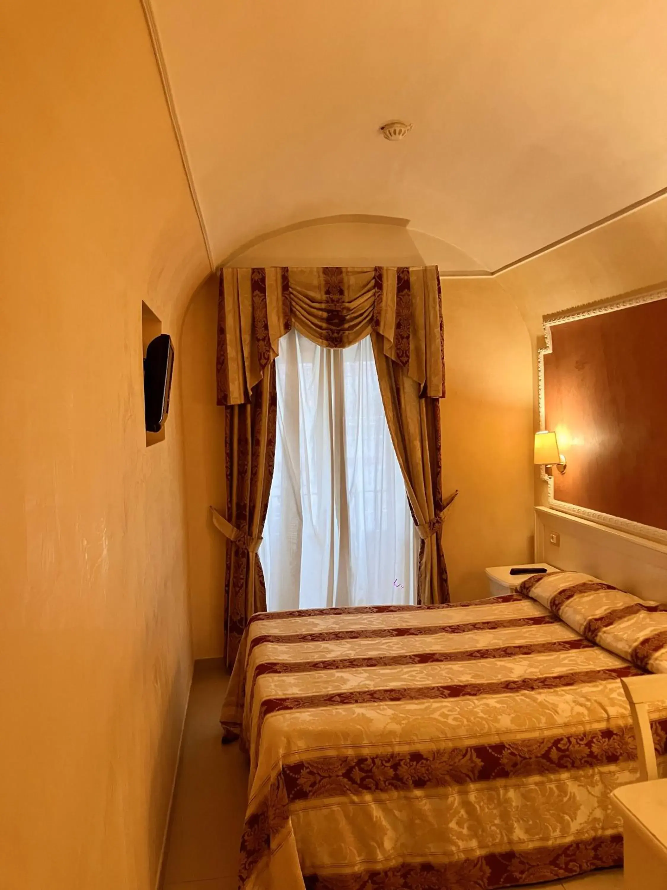 Bed in Hotel Erdarelli