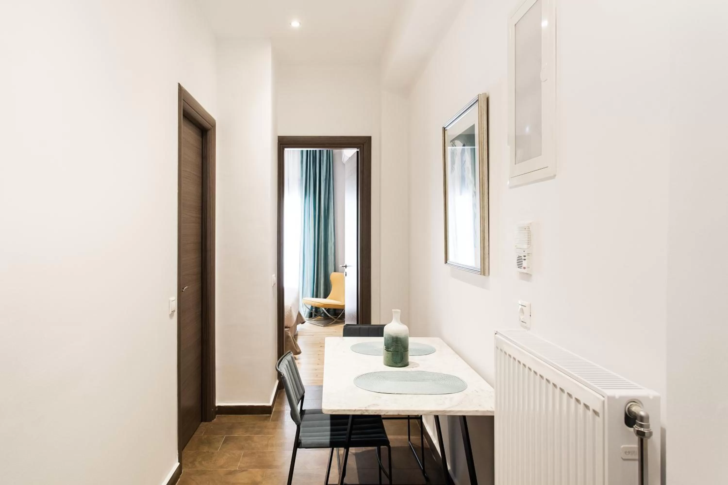 Dining area in Nicholas Point Apartments and Rooms