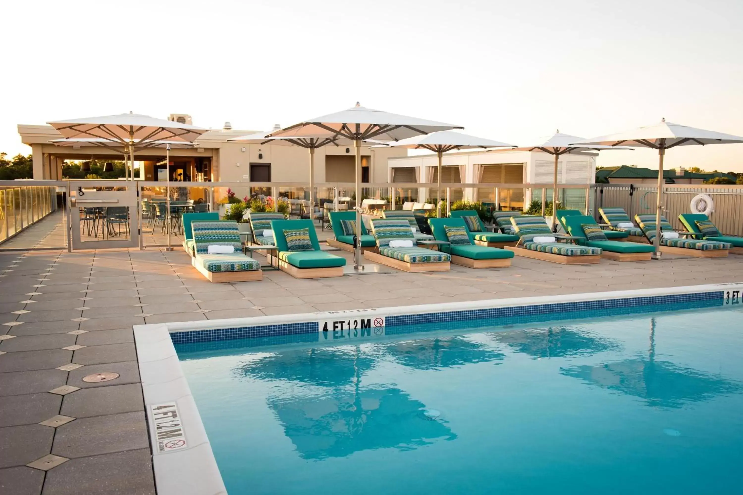 Swimming Pool in Courtyard by Marriott Hilton Head Island