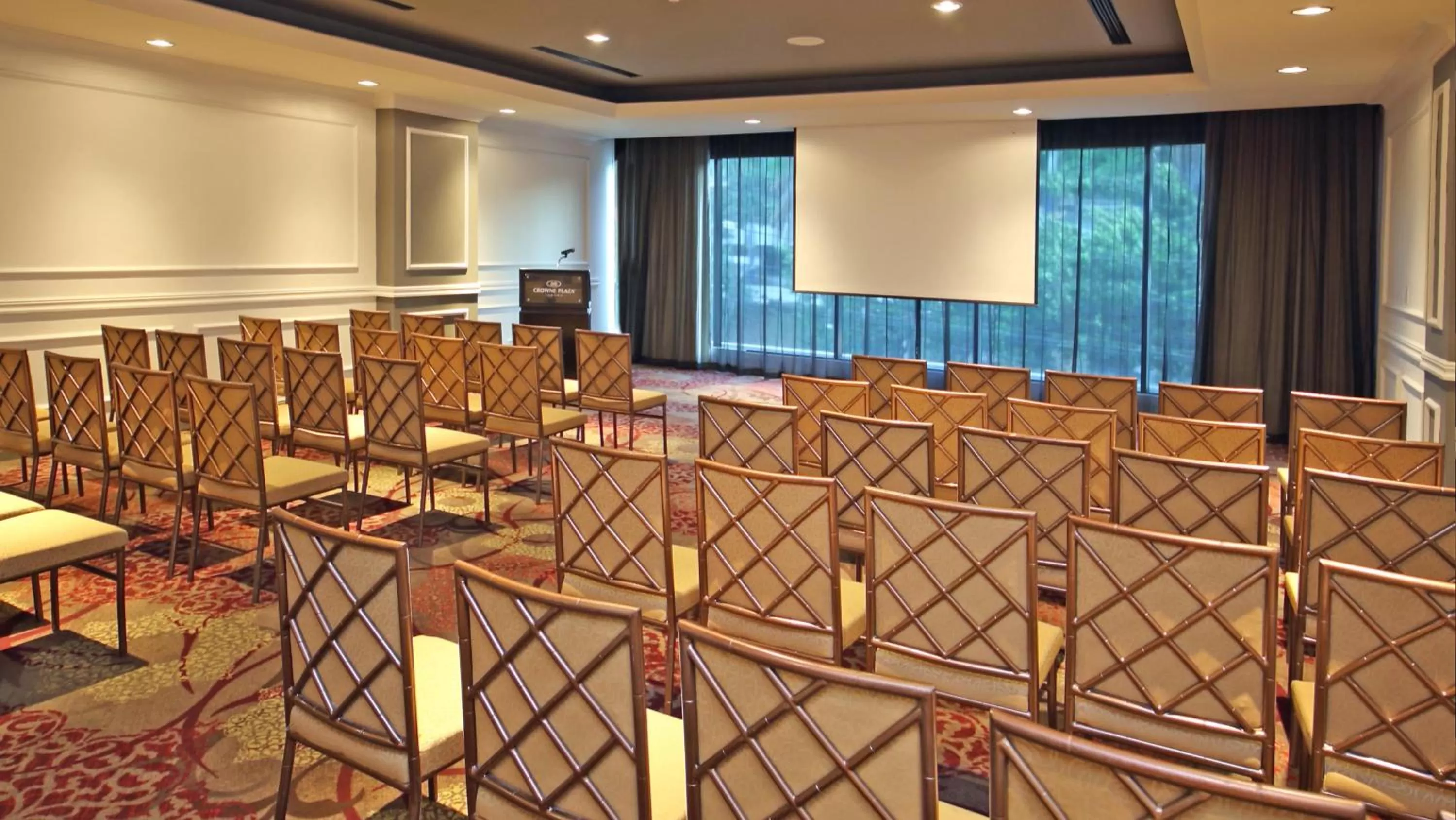 Meeting/conference room in Crowne Plaza Panama by IHG