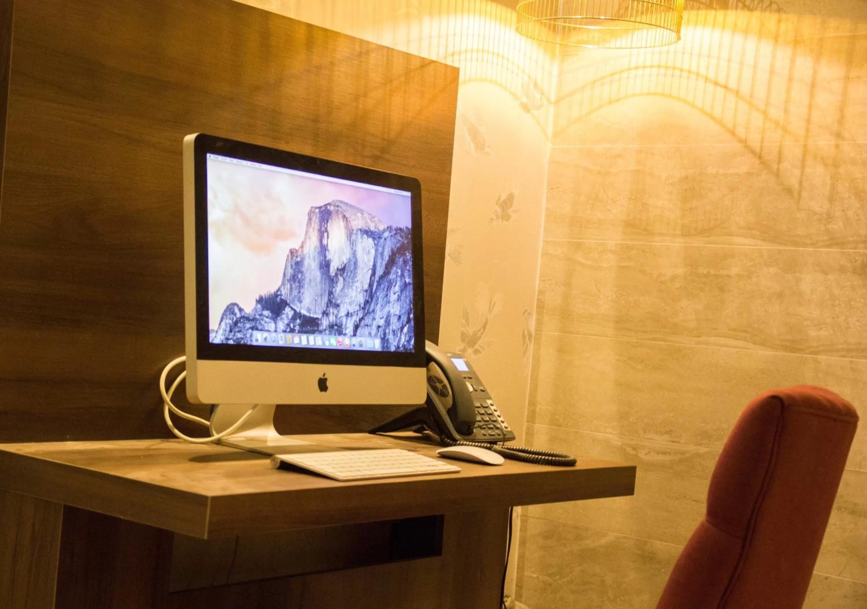 TV and multimedia in Hotel The Bird