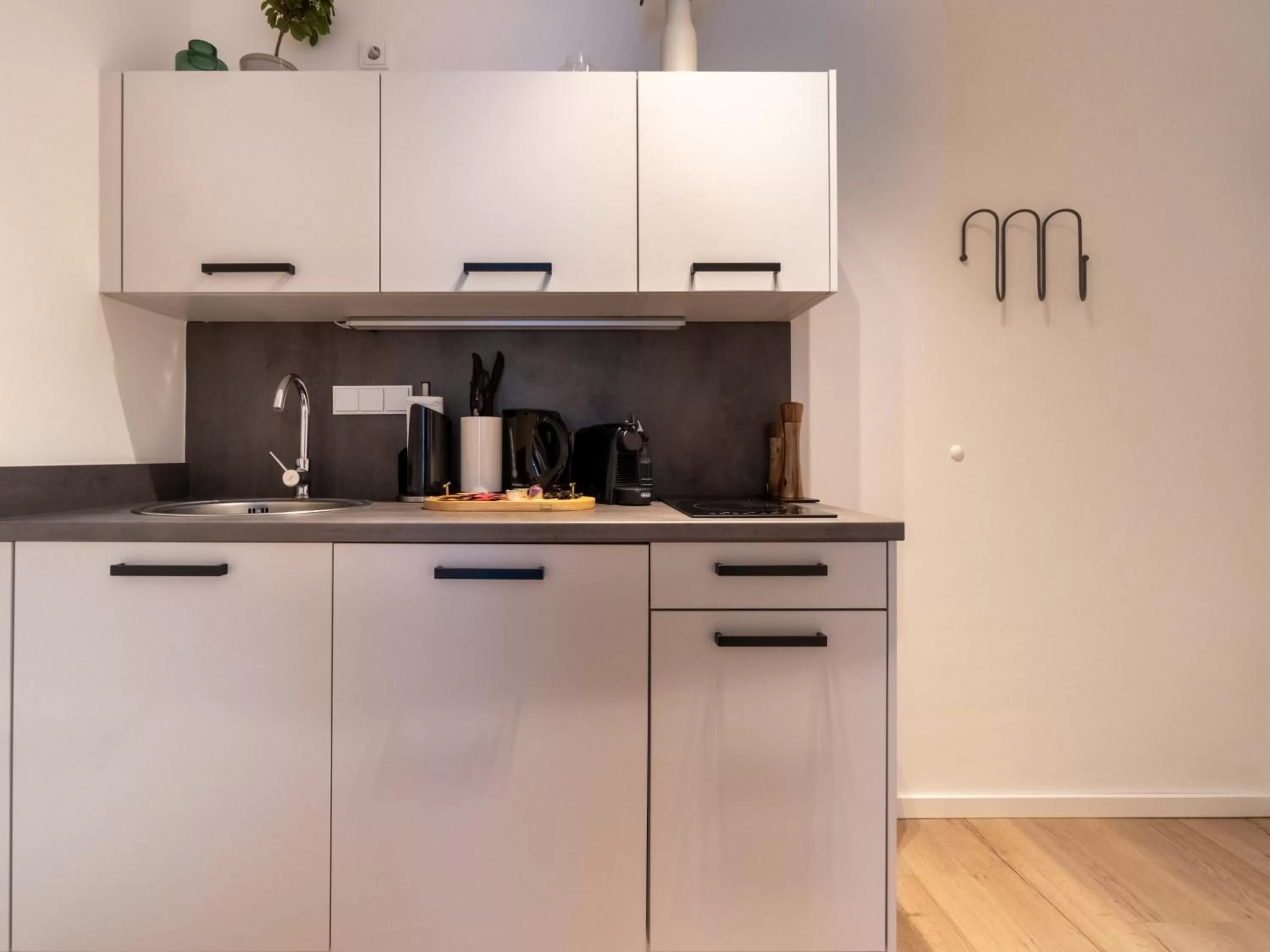 Coffee/tea facilities in Limehome Frankfurt Gutleutstraße - Digital Access