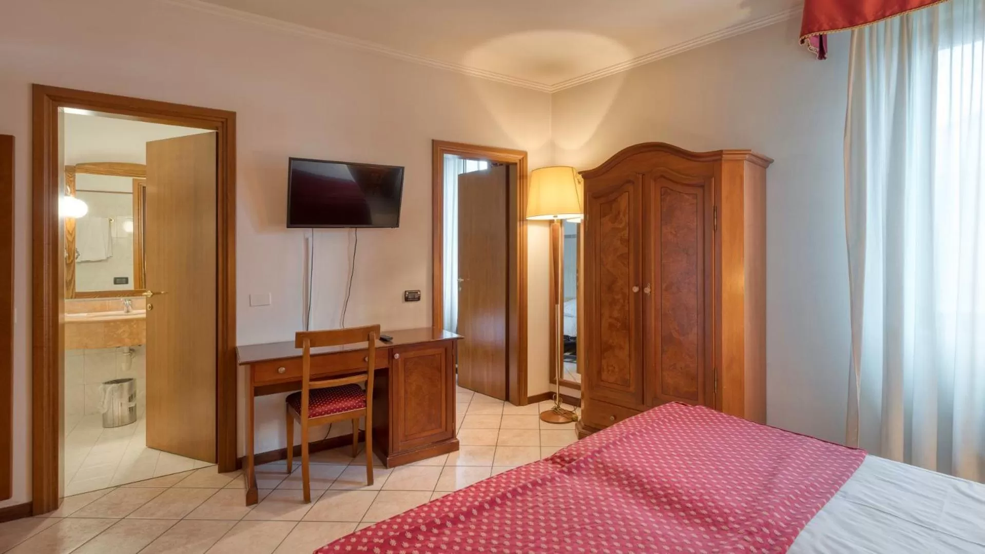 Bedroom, Bed in Primotel Brescia