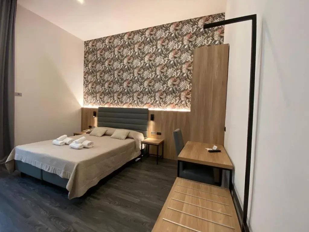 Bedroom, Bed in Hotel Delle Camelie
