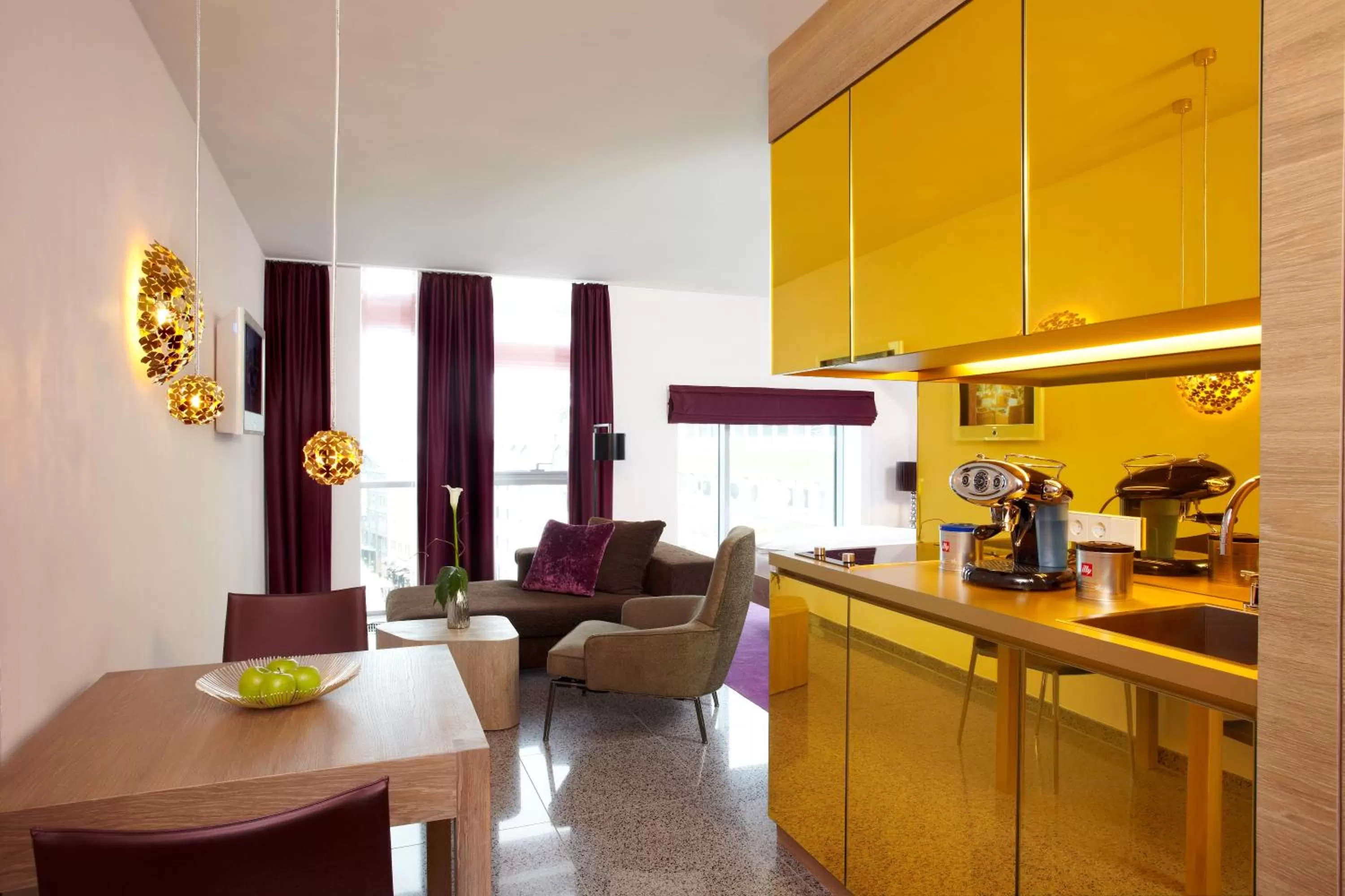 Photo of the whole room in abito Suites