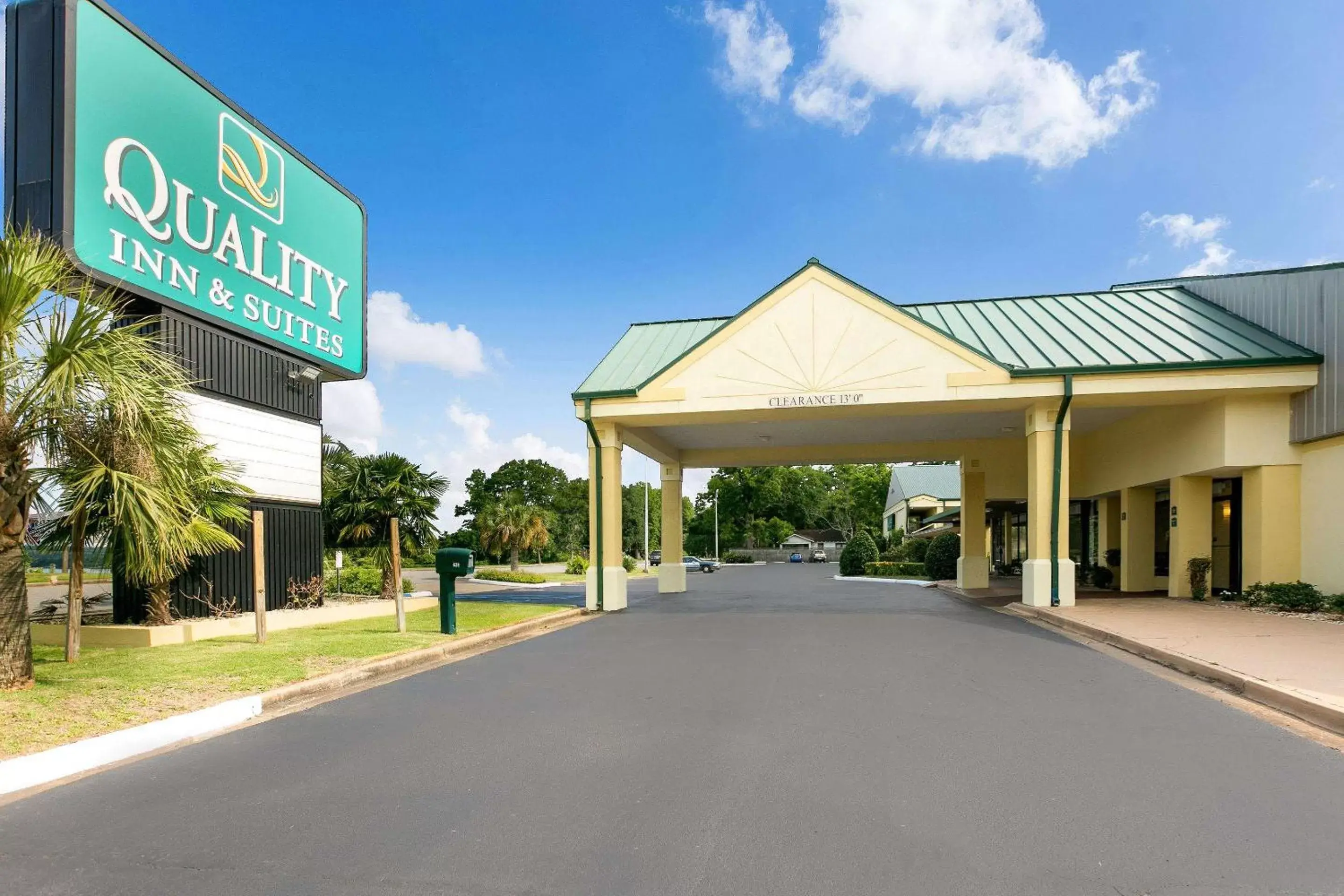 Property Building in Quality Inn & Suites Eufaula