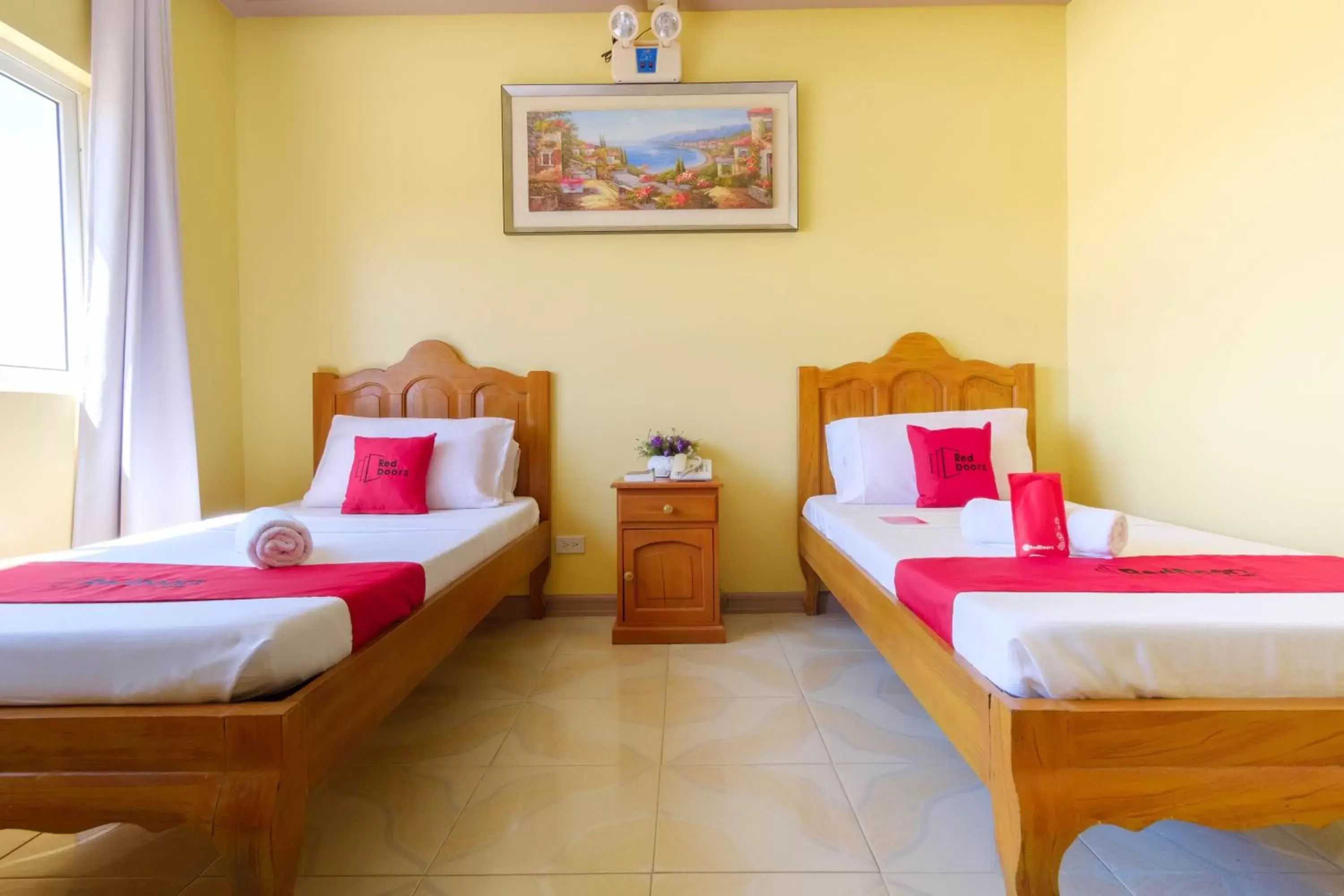 Bed in RedDoorz Plus @ Manalo Extension Palawan Bed in RedDoorz Plus @ Manalo Extension Palawan