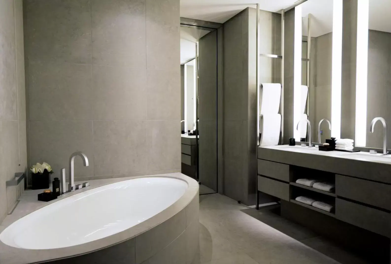 Bathroom in Armani Hotel Milano Bathroom in Armani Hotel Milano