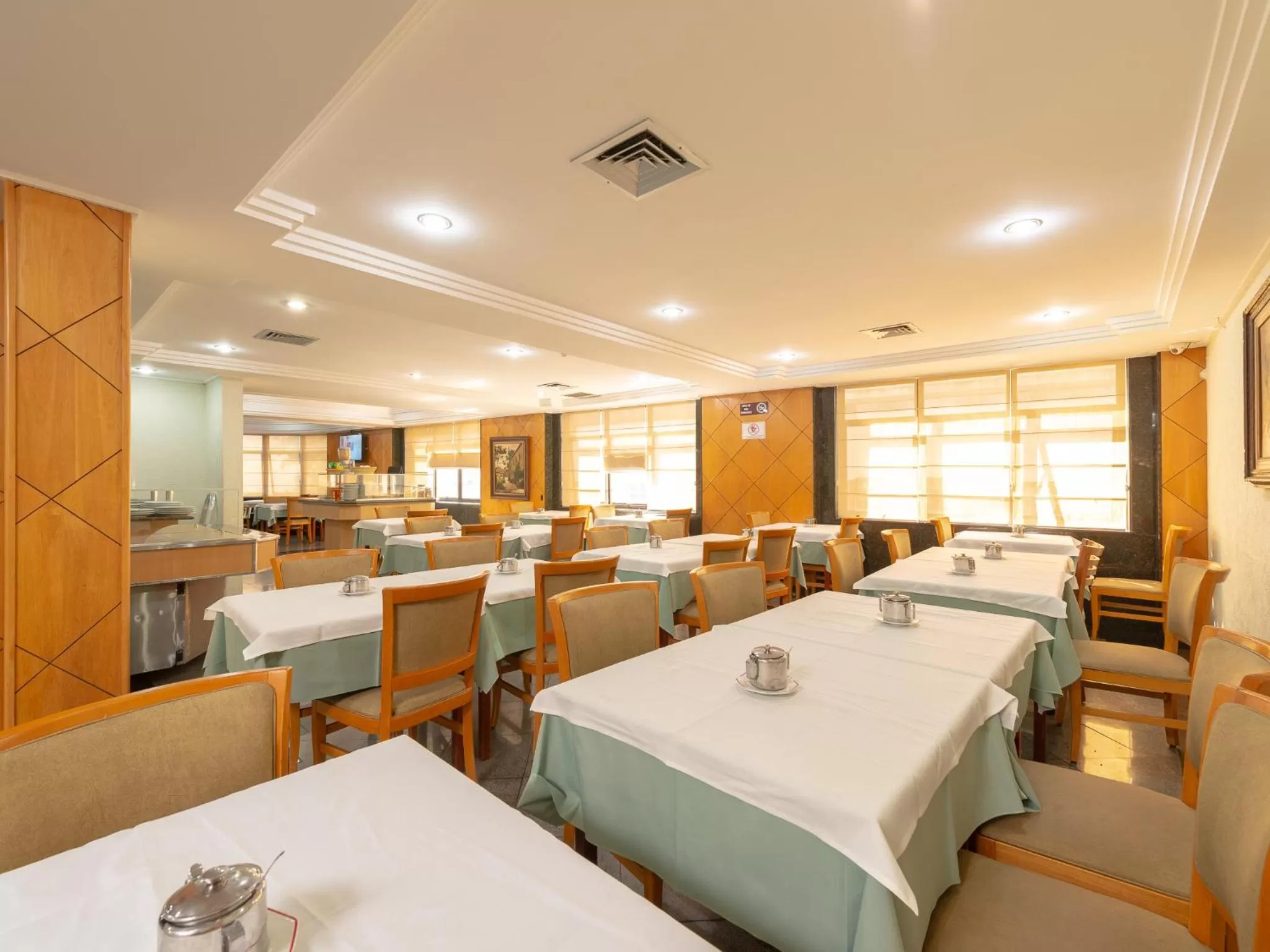 Restaurant/places to eat in Real Castilha Hotel