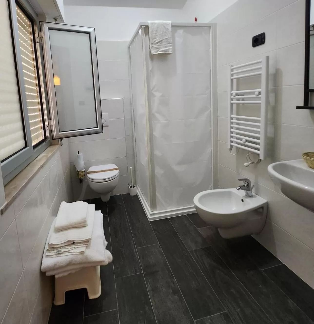 Bathroom in Hotel Miramare Dipendenza