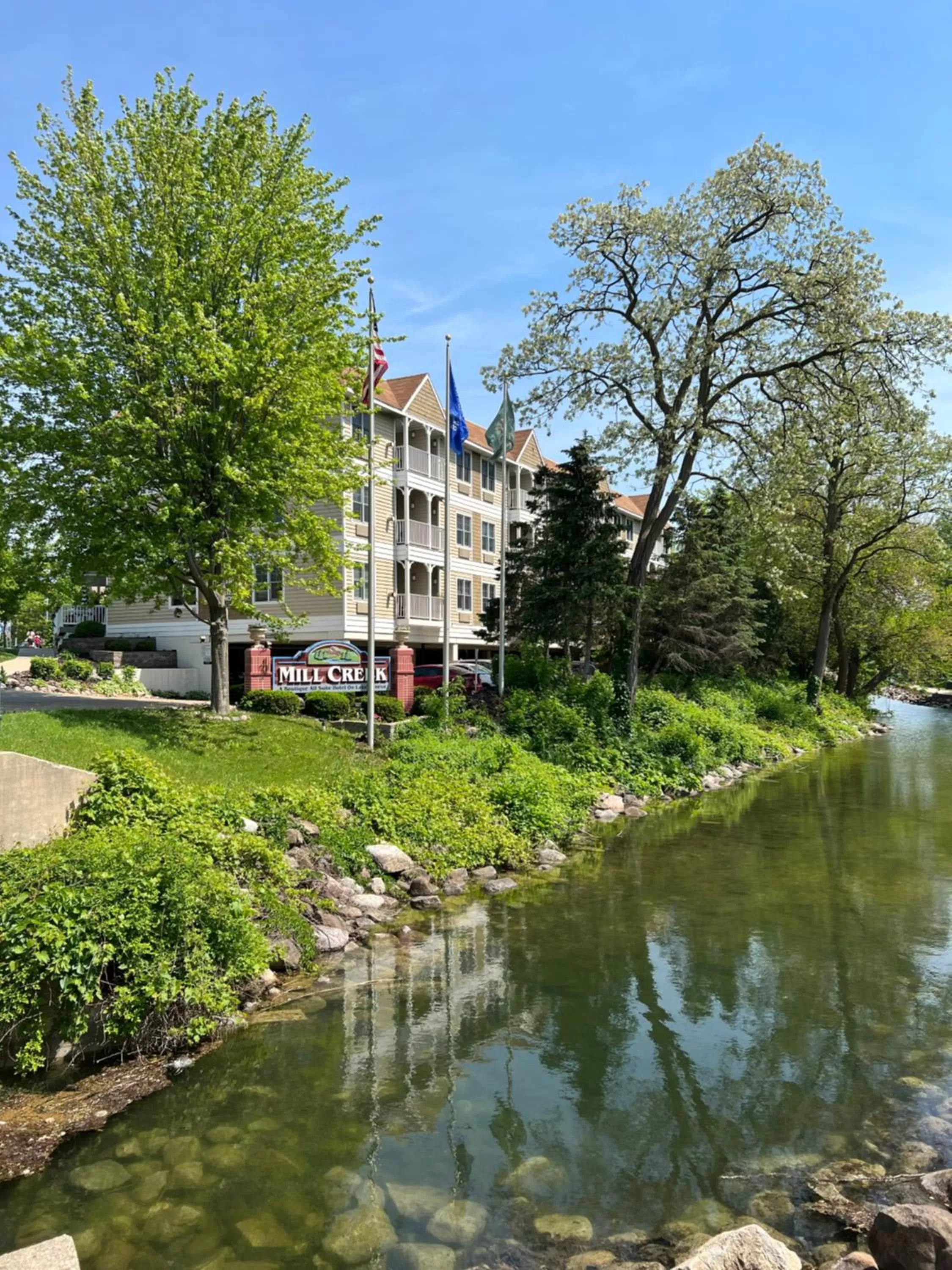 Property Building in Mill Creek Hotel