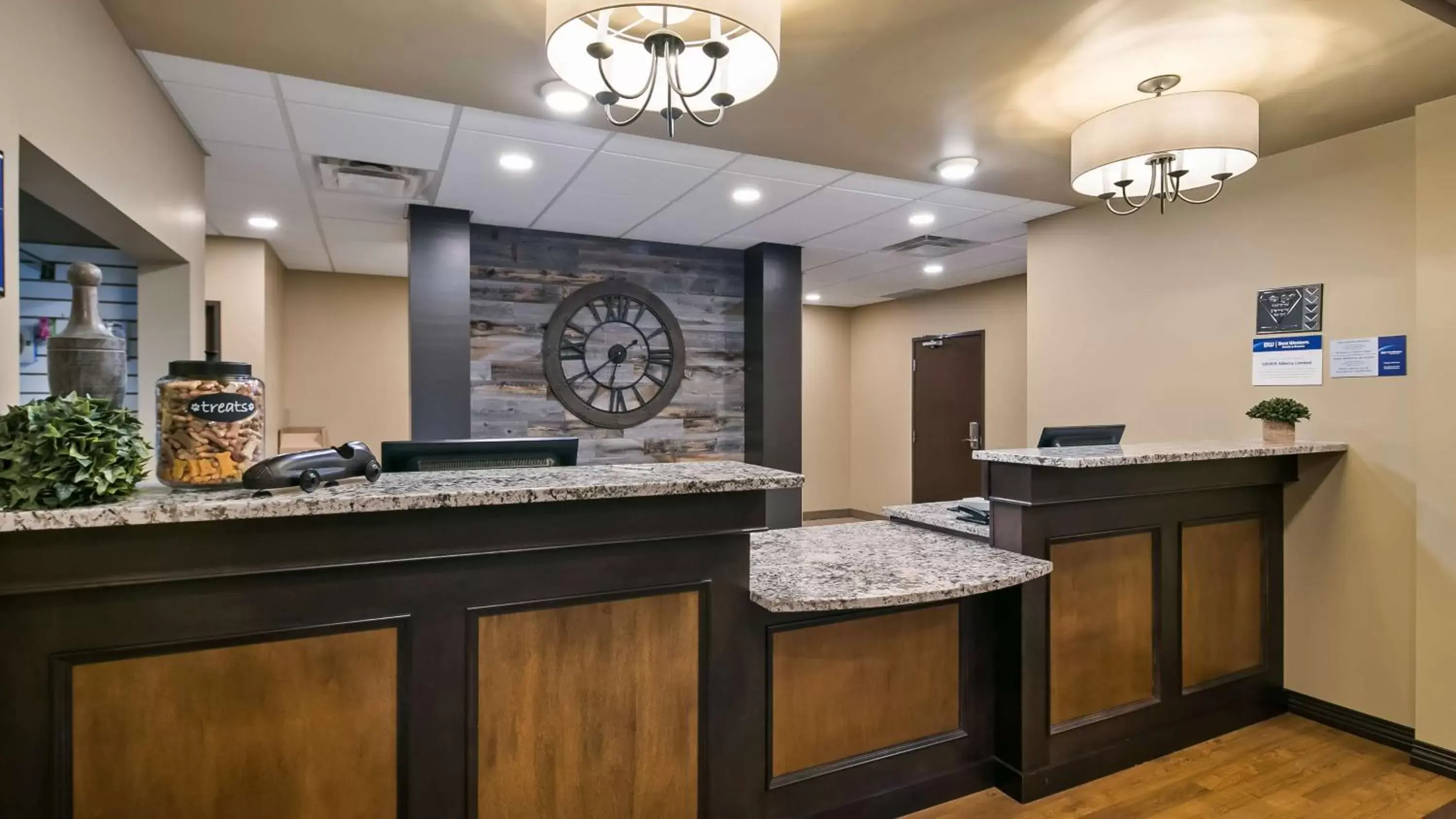 Lobby or reception, Lobby/Reception in Best Western Plus Lacombe Inn and Suites