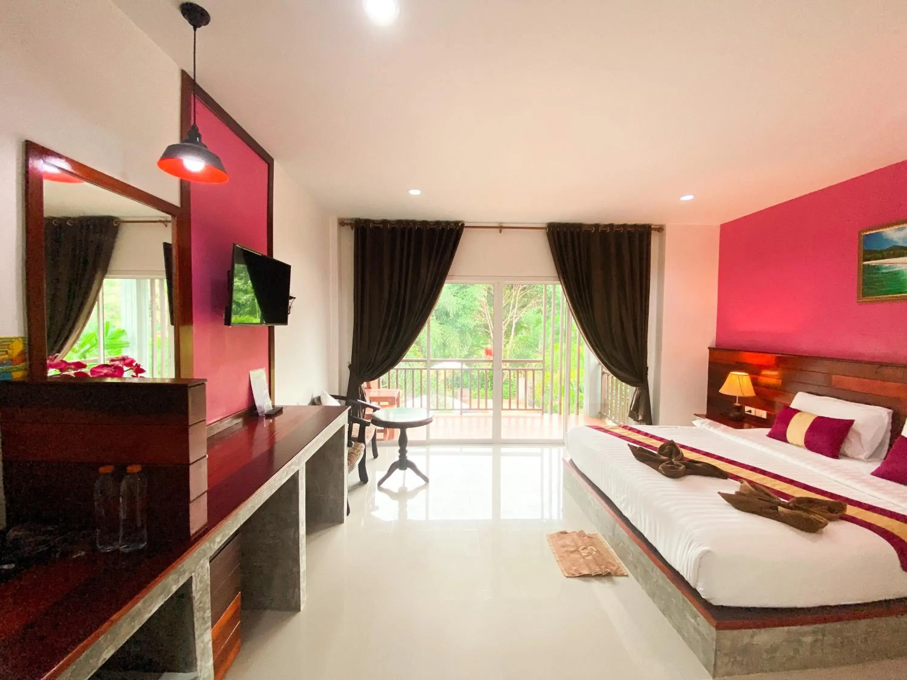 TV and multimedia in Hatzanda Lanta Resort - SHA Extra Plus