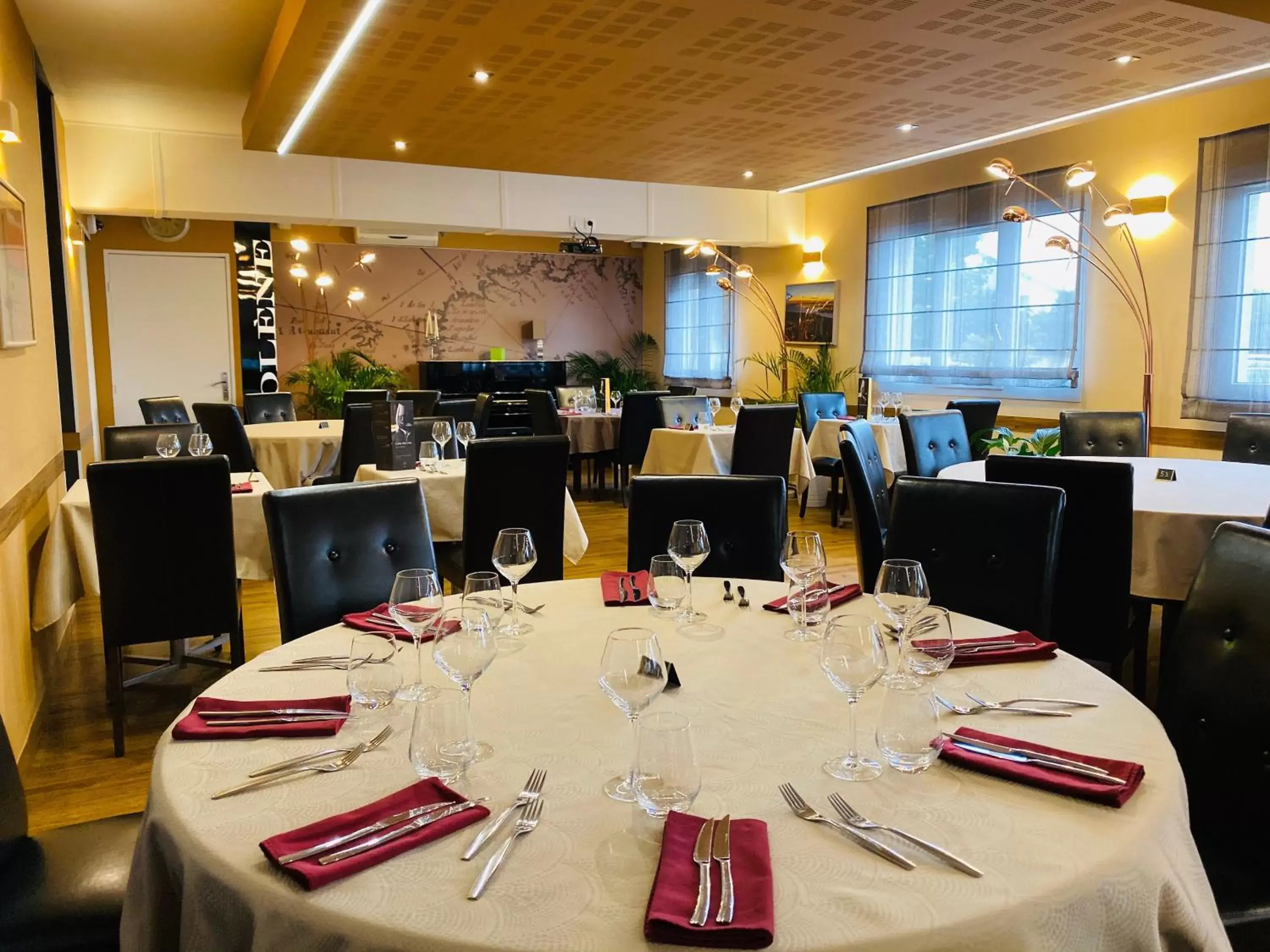 Restaurant/Places to Eat in Logis Hotel Center