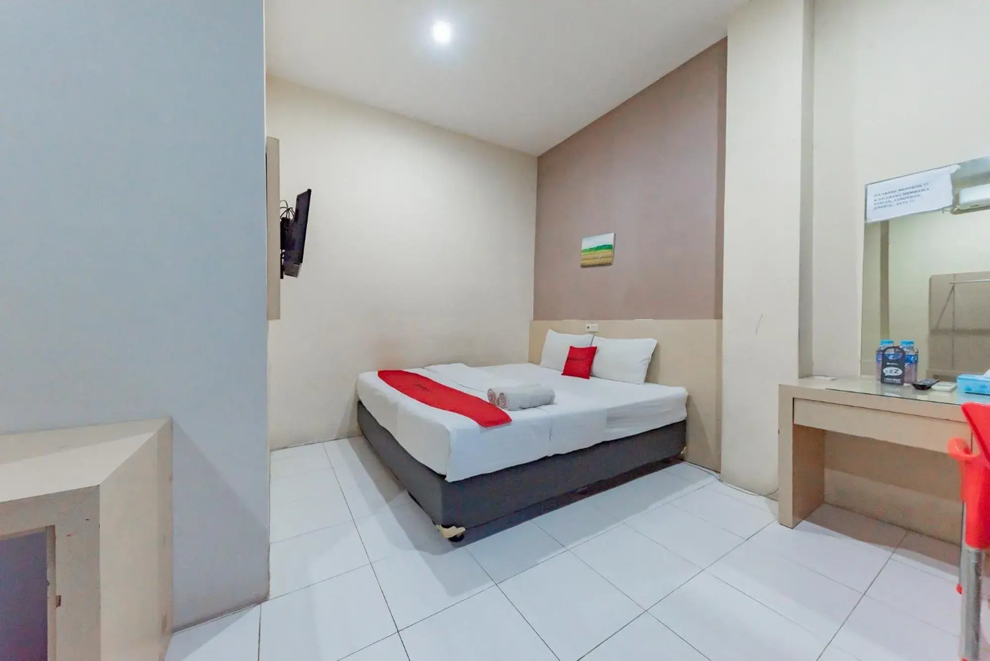 Bed in RedDoorz near Pasar Tarapung Siring Banjarmasin