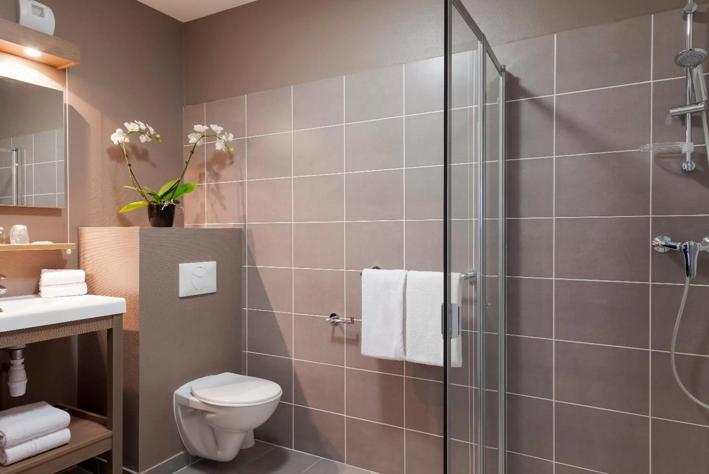 Shower, Bathroom in Nehô Suites Porte de Genève
